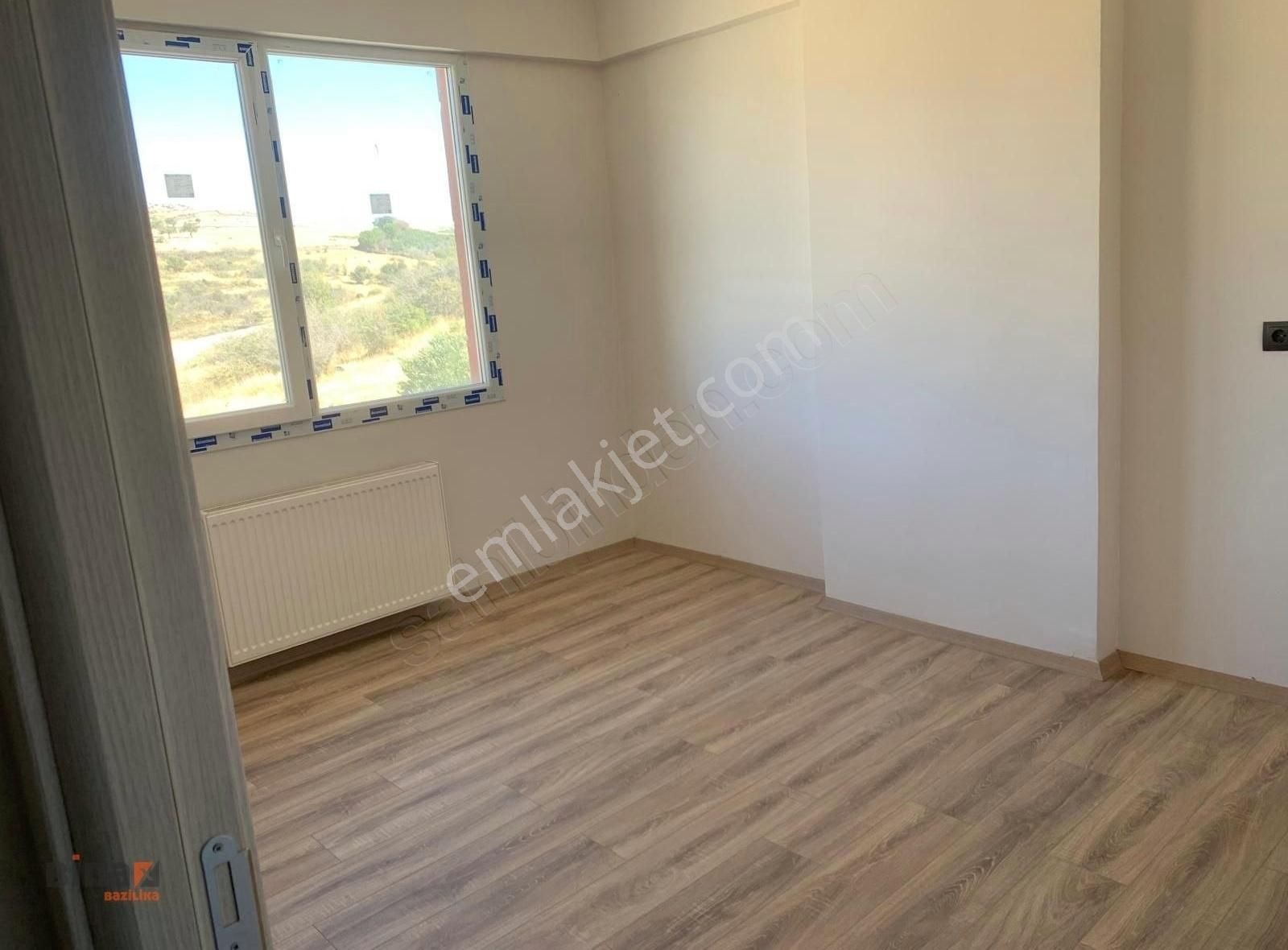 Bergama Bahçelievler'de Kiralık 2+1 Kapalı Mutfak Daire - Görsel 10