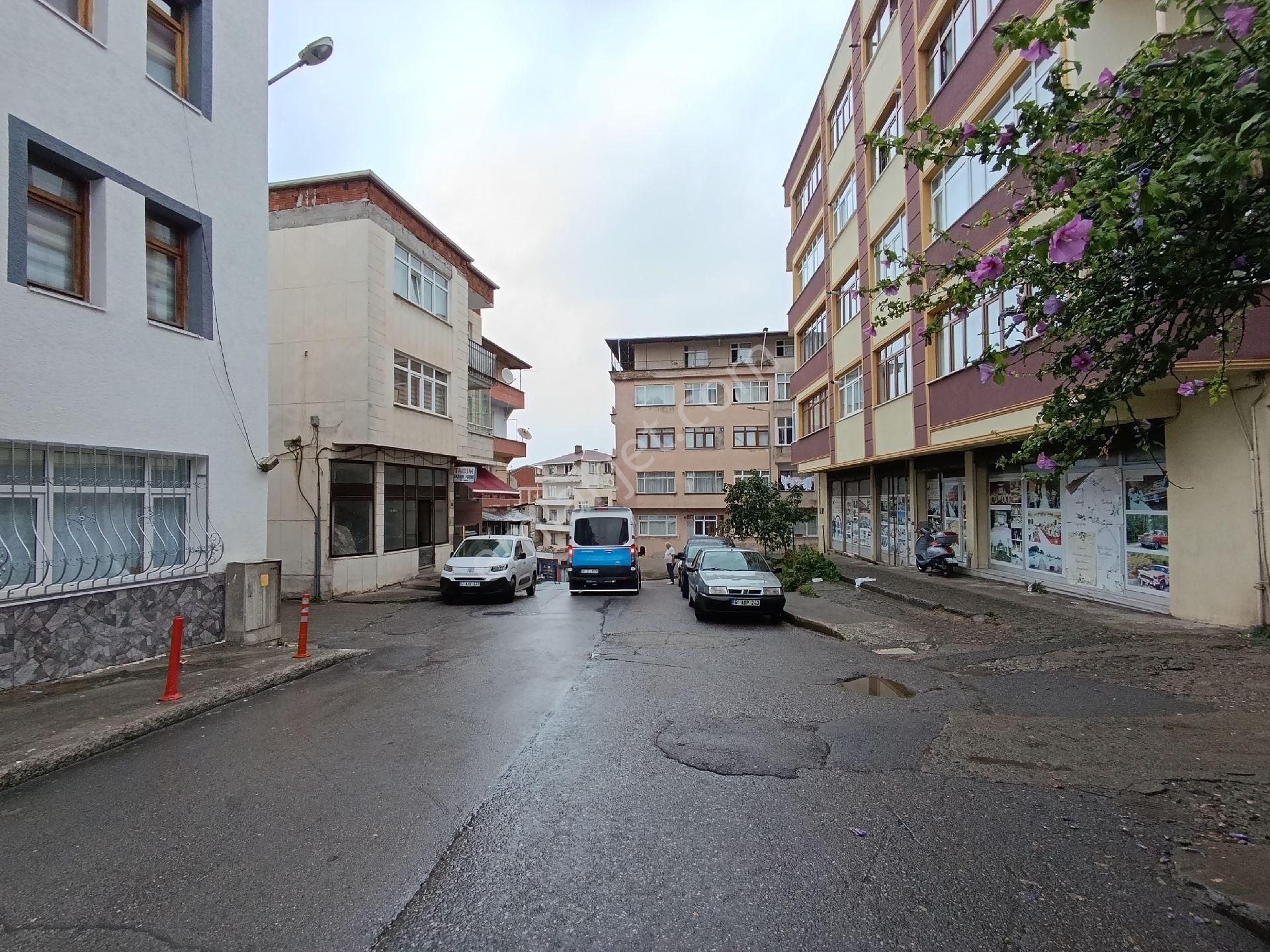 Toklu Mahallesi 'de Ana Cadde Üzerinde Satılık Üç Cepheli Daire - Görsel 8