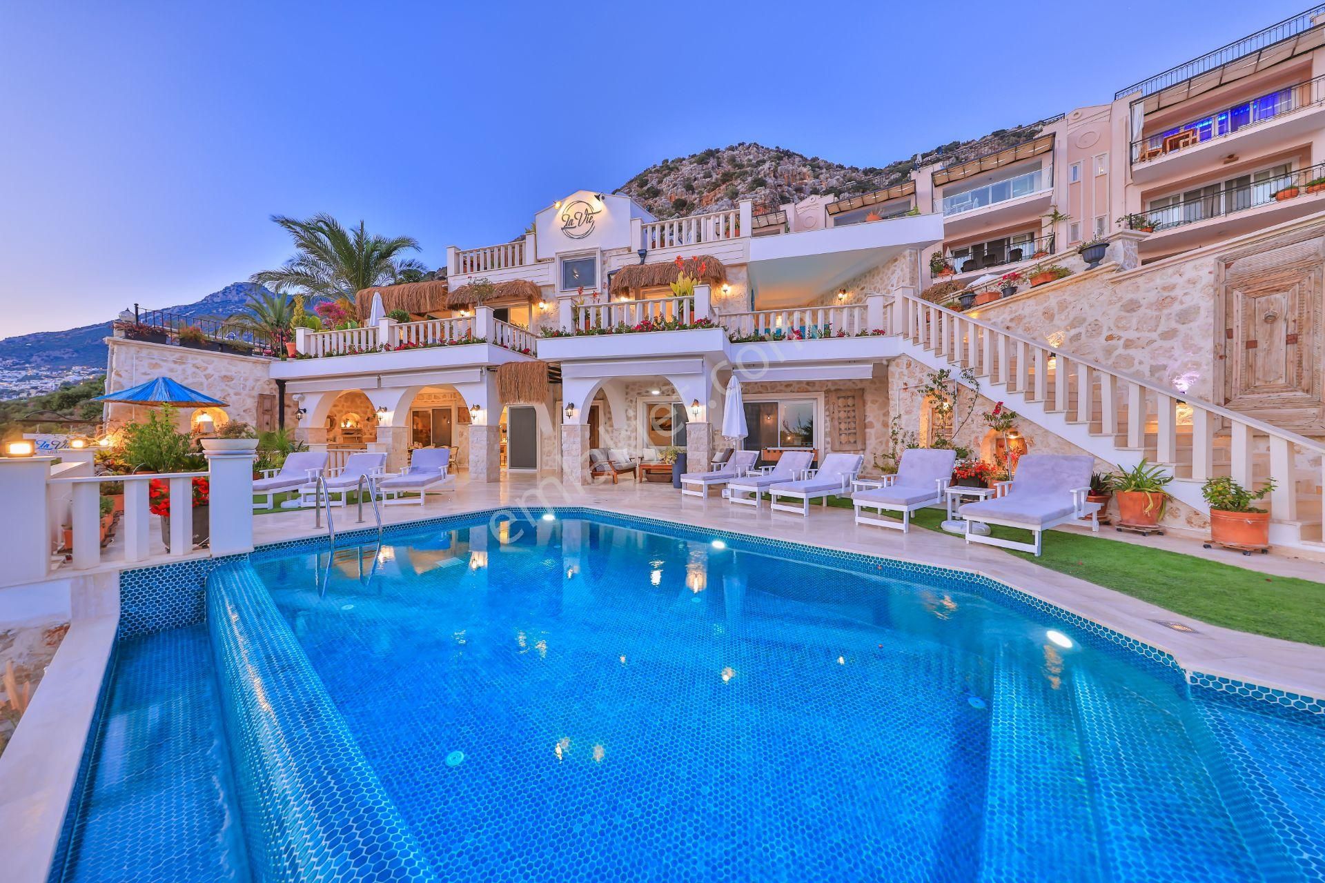 Kalkan Komurlukte Eşsiz Manzaralı Lüks Villa – Yatırım Fırsatı - Görsel 17