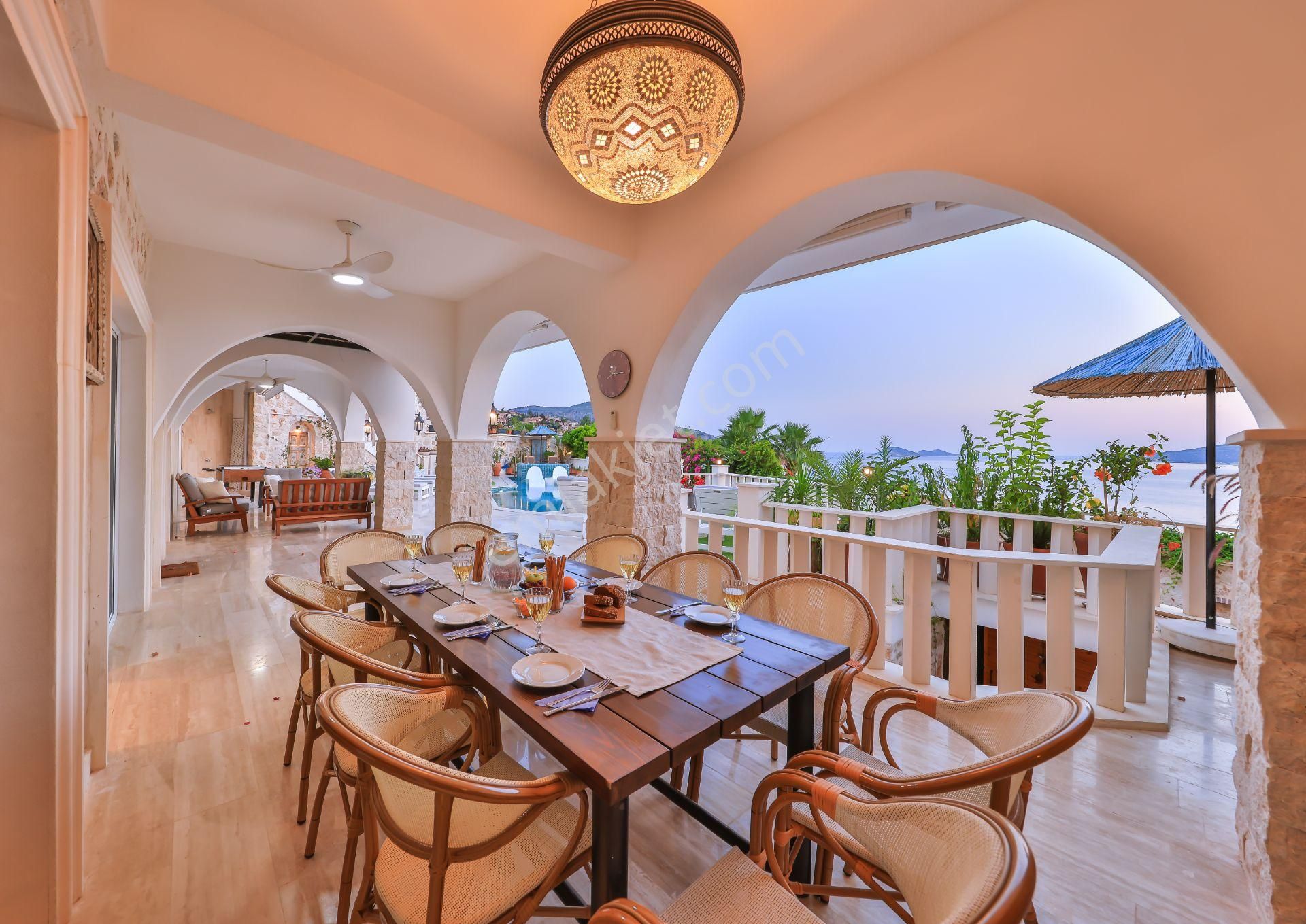 Kalkan Komurlukte Eşsiz Manzaralı Lüks Villa – Yatırım Fırsatı - Görsel 12