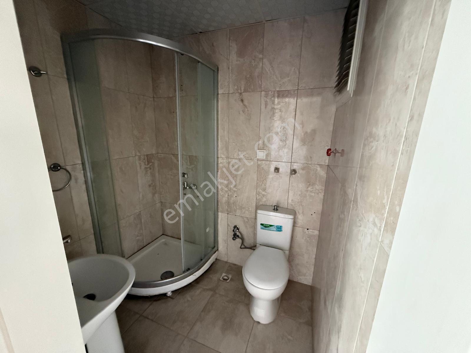 Bal Gayrimenkul-atatürk Caddesi Üzerinde Geniş 1+1 Ofis & Büro - Görsel 16