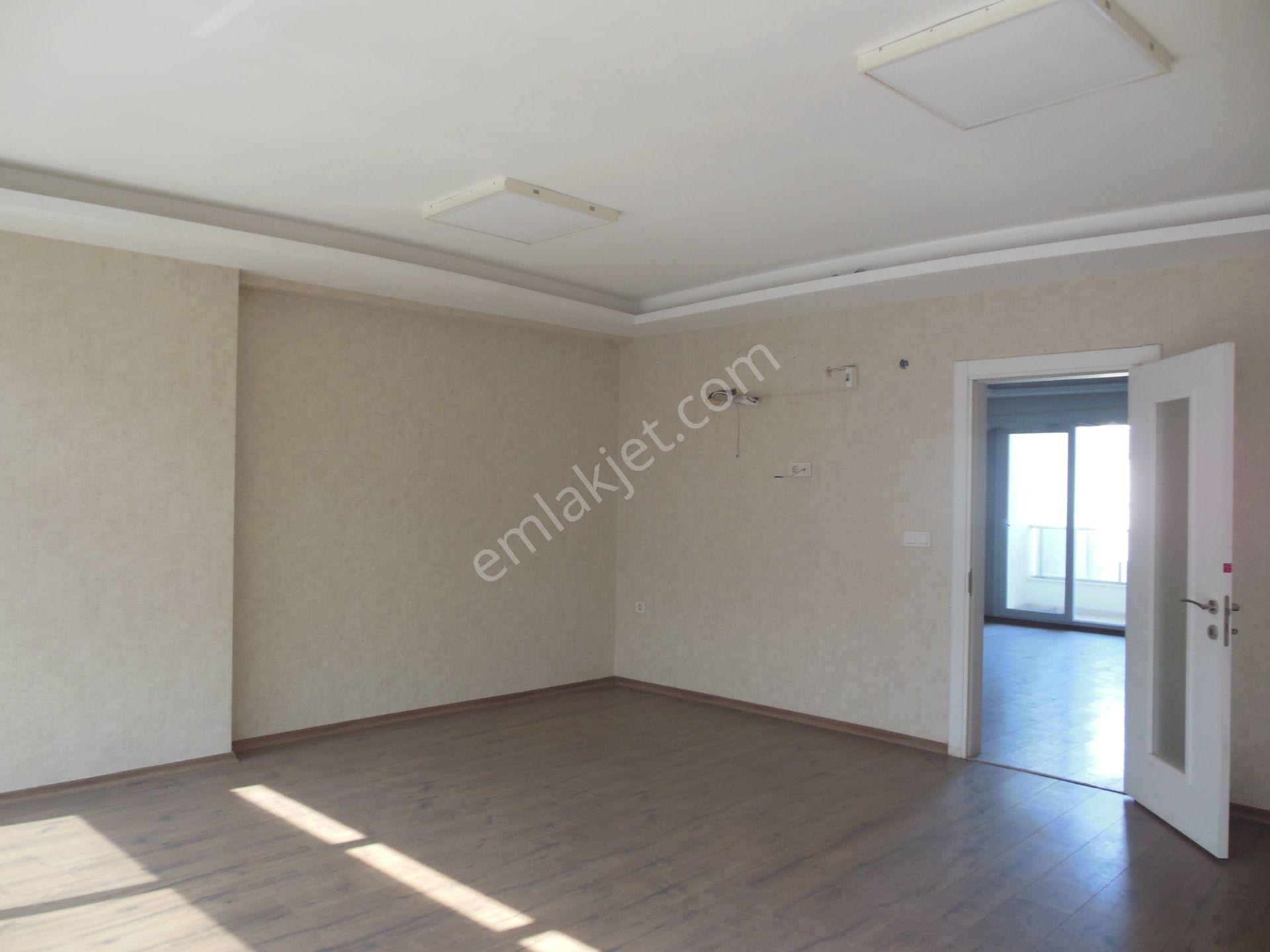 Bal Gayrimenkul-atatürk Caddesi Üzerinde Geniş 1+1 Ofis & Büro - Görsel 8