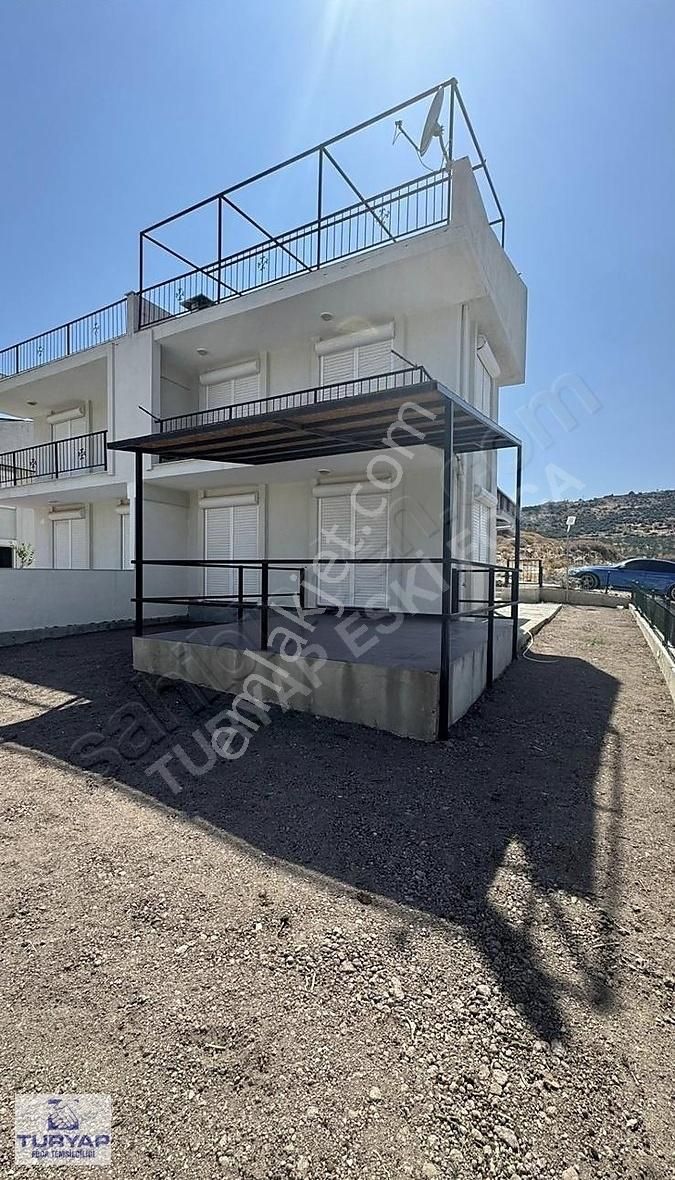 Turyap Foça'dan Çandarlı Da Satılık 3+1 Bahçeli Tripleks - Görsel 2