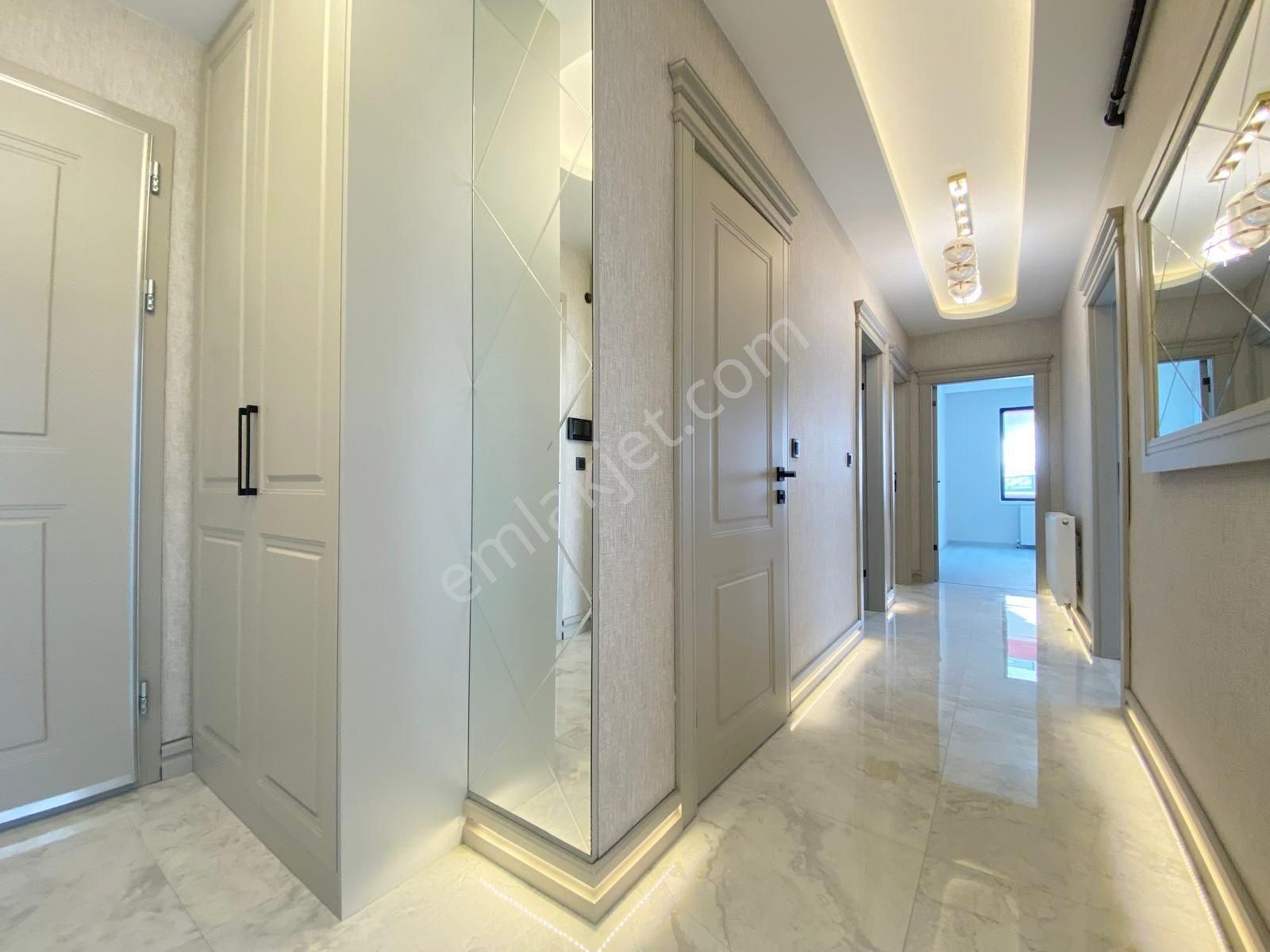 Hisarda Cadde Yakını Sıfır E.banyolu 3+1 3. Ara Kat !!! - Görsel 29