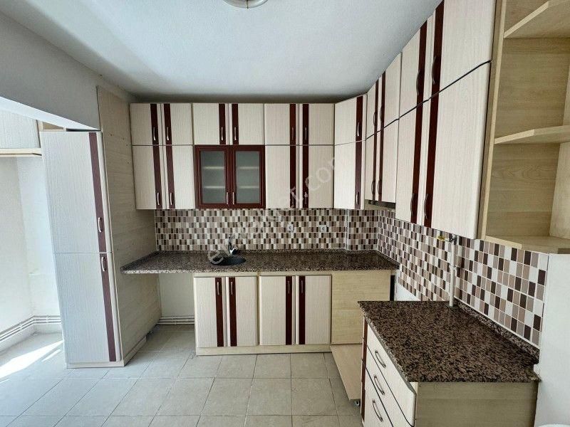 Liderden Koca Camii Mevkii Satılık Doğalgazlı Ayrı Mutfaklı 2+1 2.kat Daire - Görsel 7