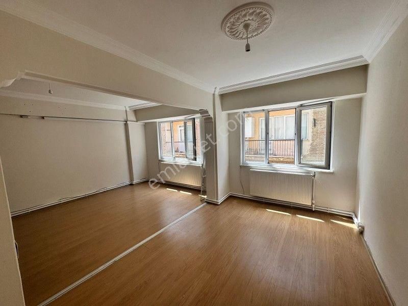 Liderden Koca Camii Mevkii Satılık Doğalgazlı Ayrı Mutfaklı 2+1 2.kat Daire