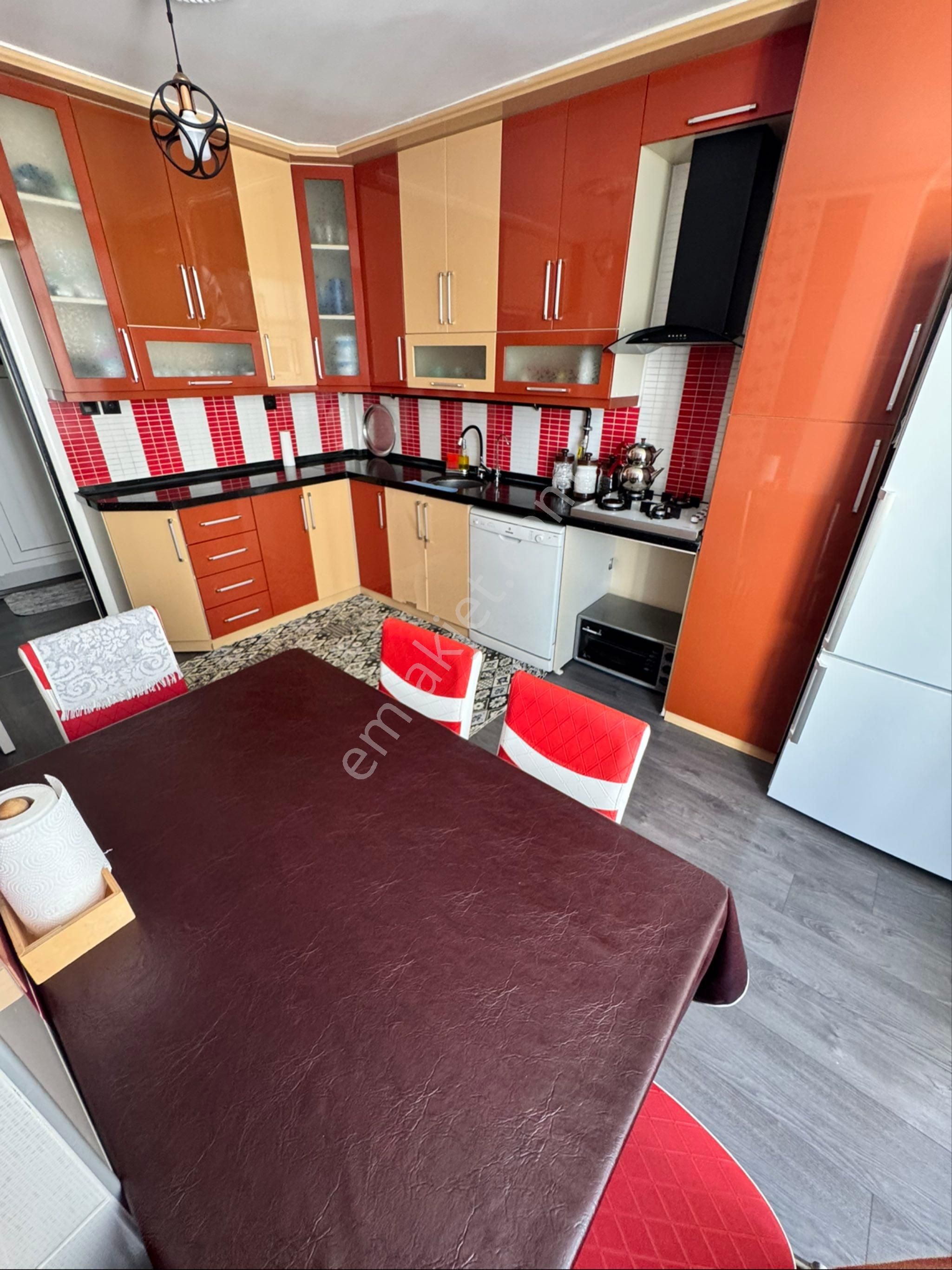 Uğur Kaya Gayrimenkul Ptt Evlerinde 3 + 1 Kapalı Mutfak Dairemiz Satılıktır - Görsel 11