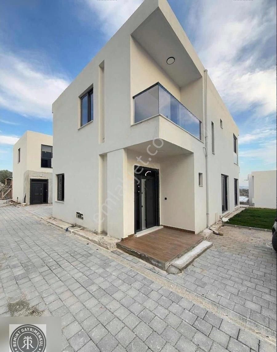 Remint'den Dörtler Mahallesinde Sıfır 6+1 Site İçi Satılık Villa - Görsel 10