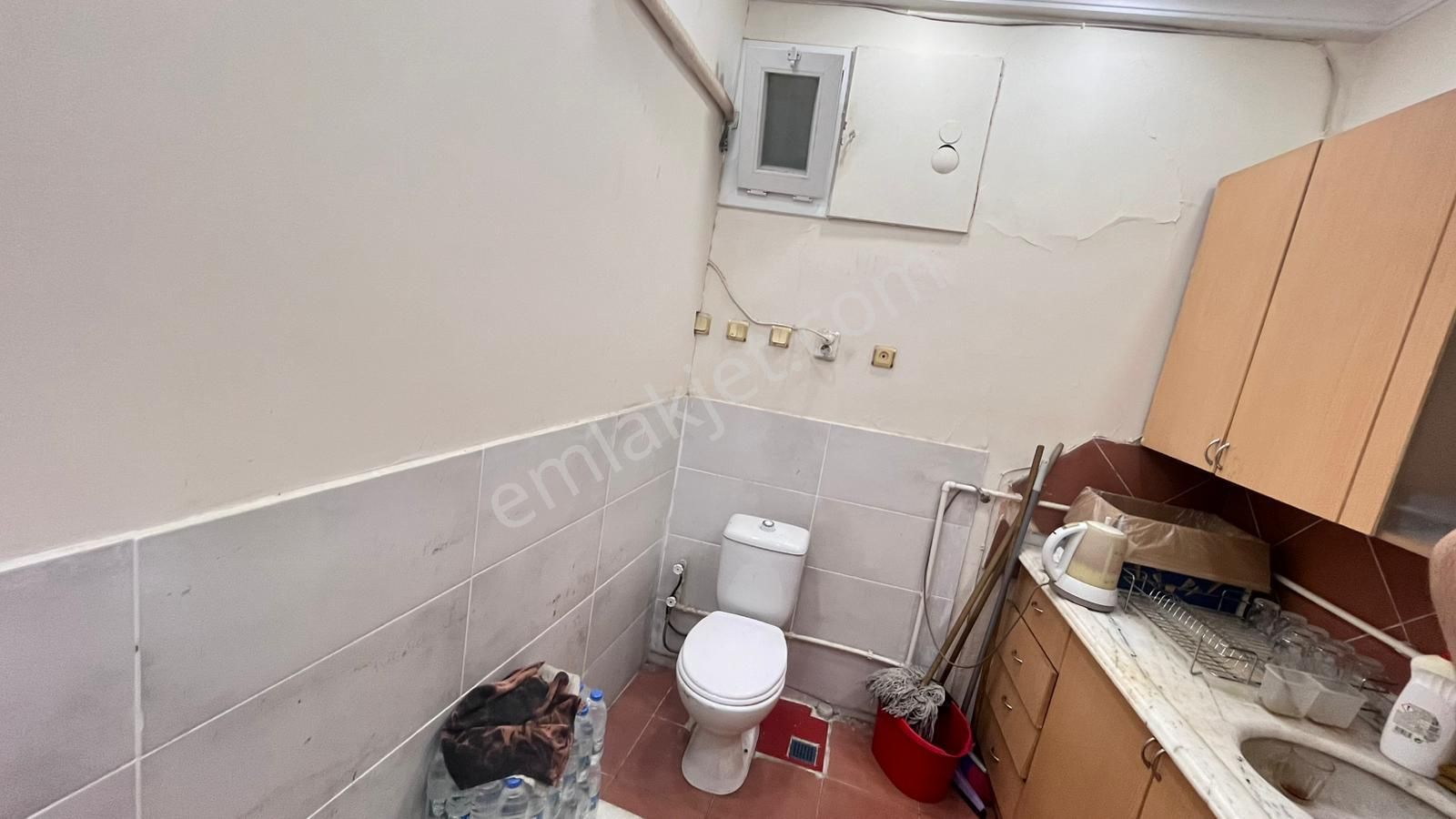 Balçova Ata Caddesinde 27 M2 Satılık Köşe Dükkan - Görsel 3