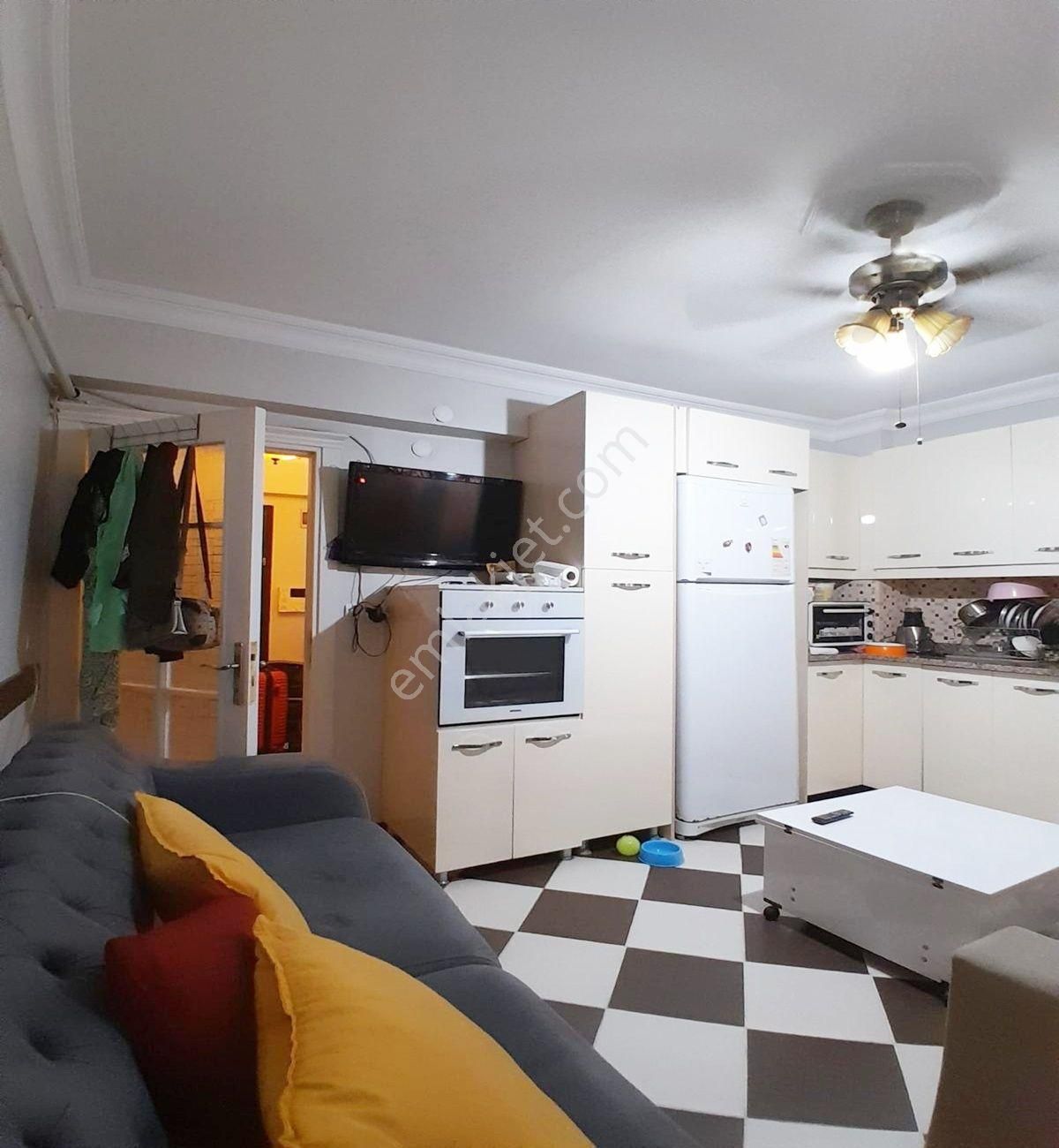 Avcılar Merkezde 3+1 Geniş Bahçe Katı Satılık