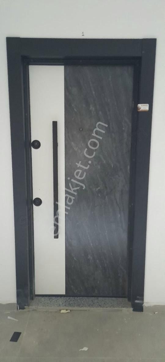 Cumhuriyet Mahallesinde Ebeveyn Banyolu Sıfır 3 Artı 1 - Görsel 3