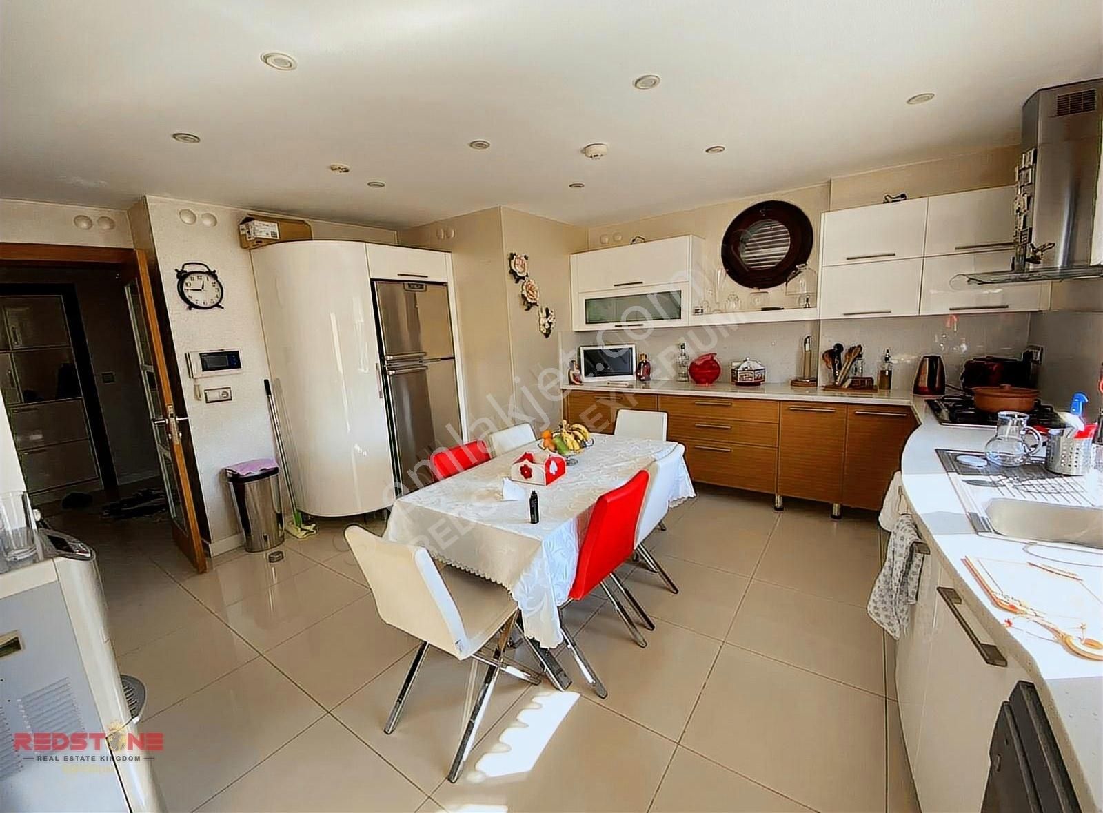 Güzelbahçe Kahramandere'de Deniz Manzaralı 6+1 Müstakil Villa - Görsel 24