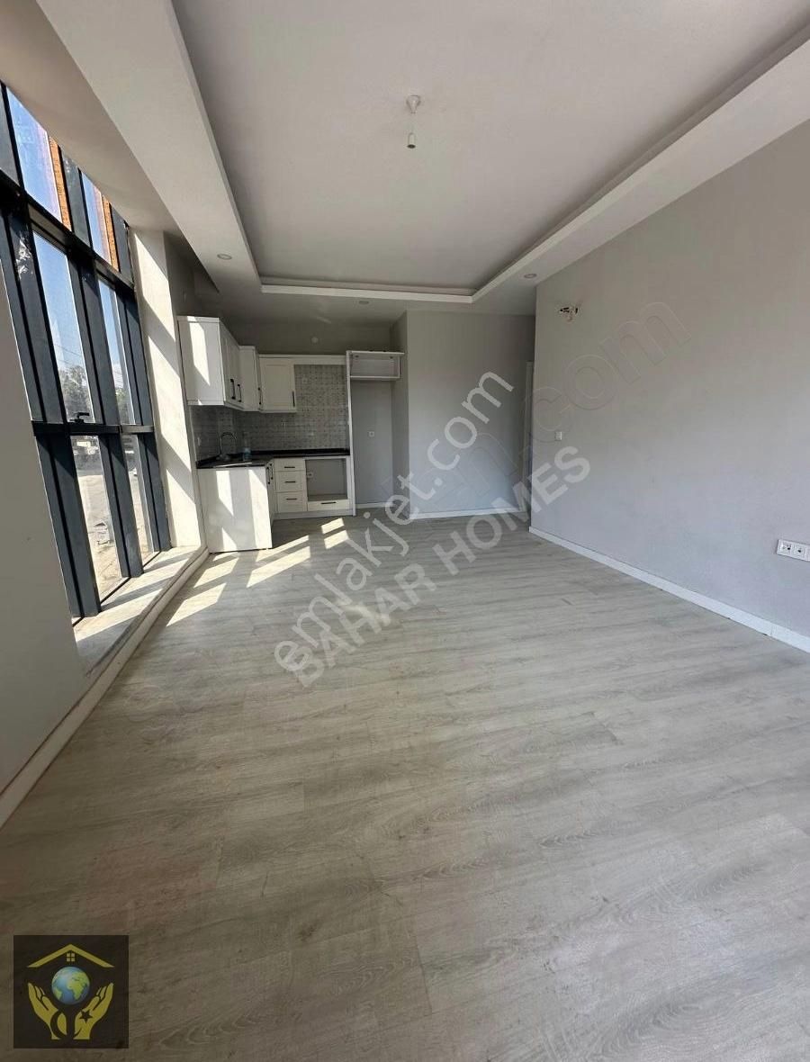 Merkezi Konumda Market Üstü Yanında Büyük Aliş Veriş Merkezi Yap