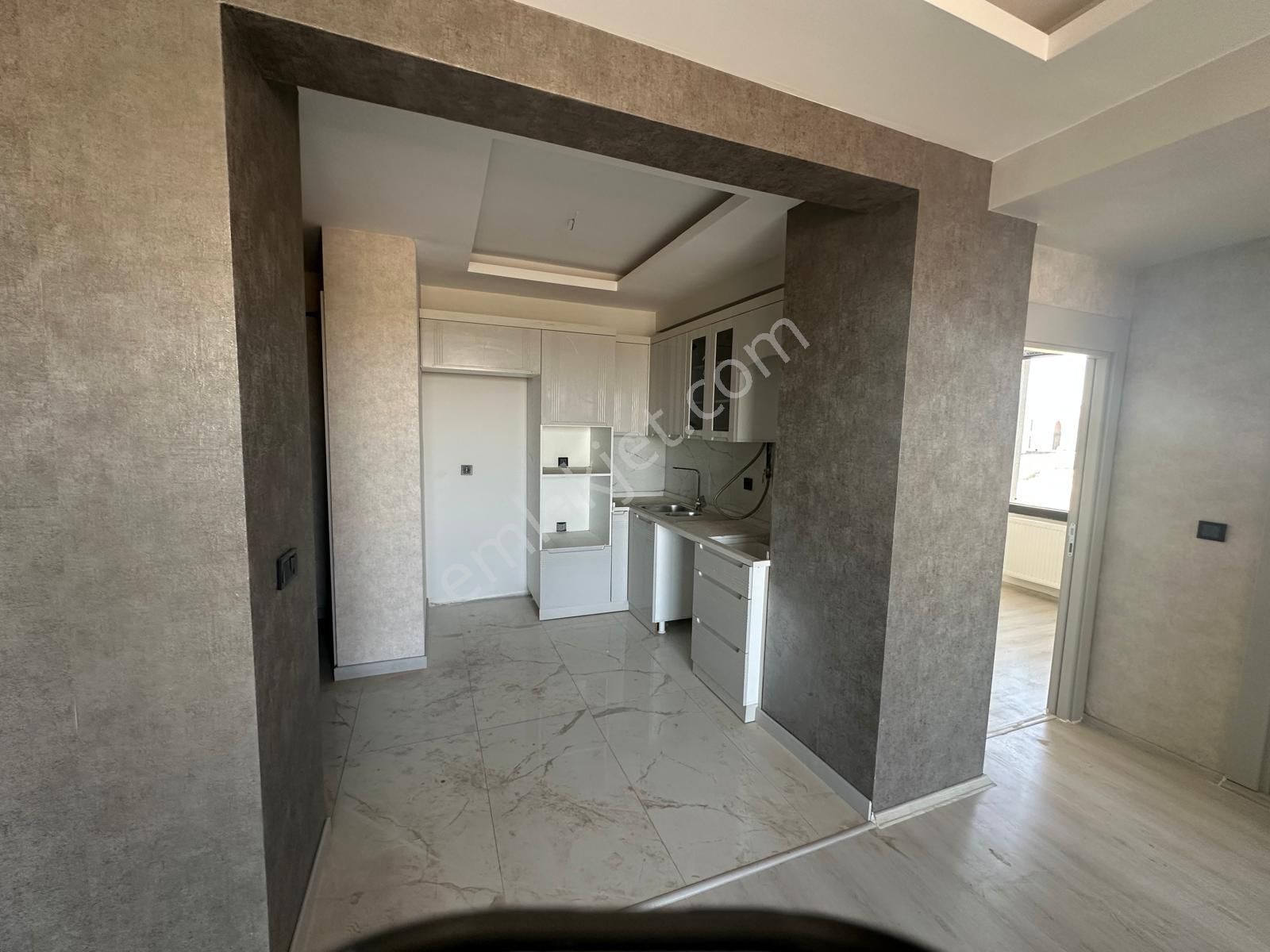 Üniversite Yolu Üzeri 2+1 Lüx Daire Kiralıktır - Görsel 3