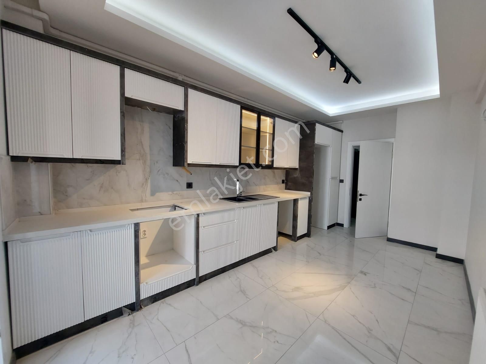 Atatürk Mahallesi'nde Bireysel Otoparklı 3+1 Satılık Sıfır Daire - Görsel 2