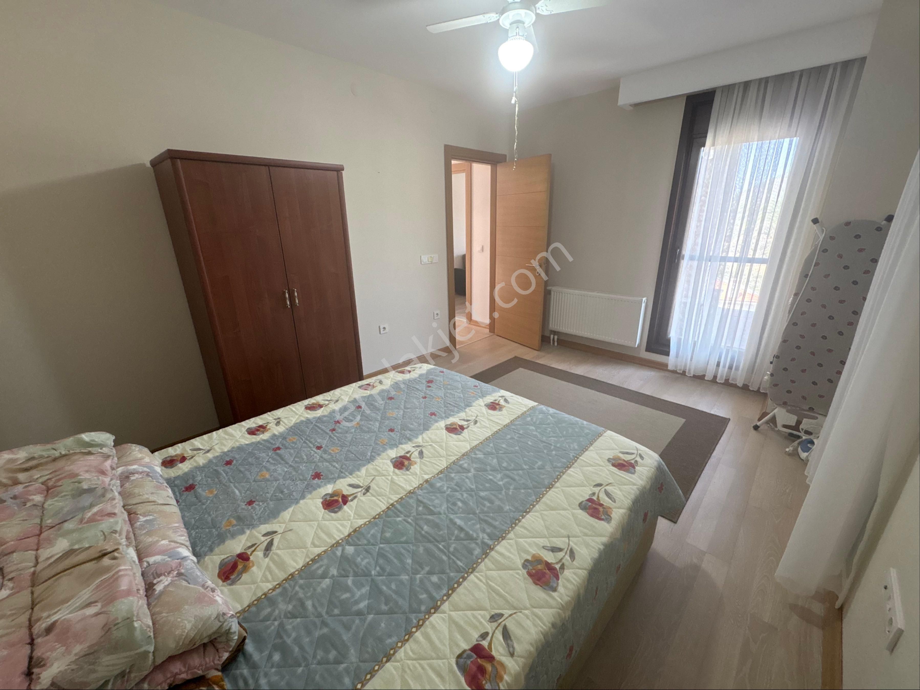 Güzelbahçe Çamlı Deniz Manzaralı Dört Mevsim Konakları Sitesinde Muhteşem 3+1 Kiralık Villa. - Görsel 7