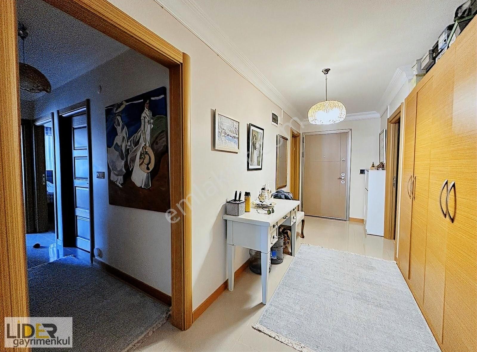 Lider'den Küçükyalı Merkezde Marmaraya Yakın Öncephe 3.kat 3+1 - Görsel 4