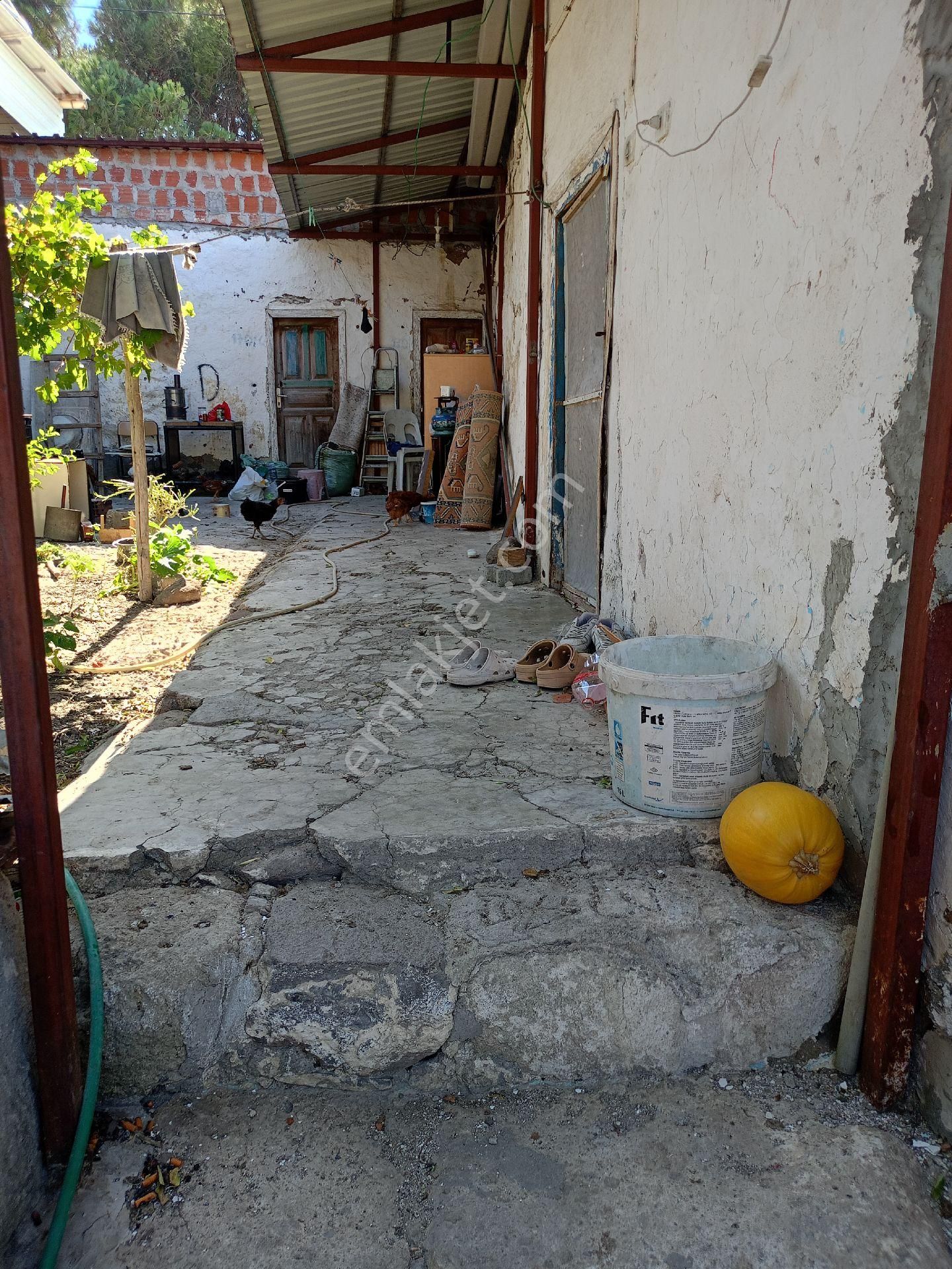 Koyuneli Mahallesi / Müstakil Tapu / Satılık Taş Ev / Bergama - Görsel 4