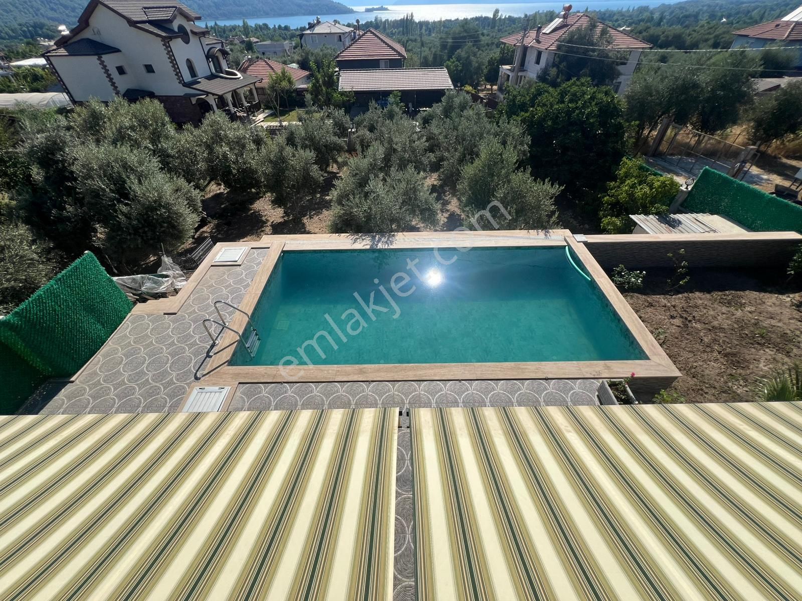 Zeytinalanı'nda Kiralık 4+1 Havuzlu Müstakil Dubleks Full Eşyalı Villa - Görsel 34