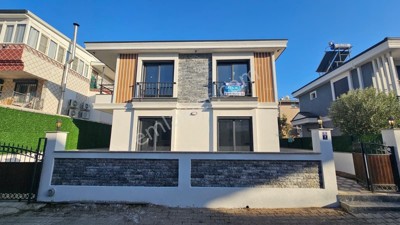 Uslu Plajına 250 Metre Tam Müstakil Emsalsiz Sıfır Villa - Görsel 4