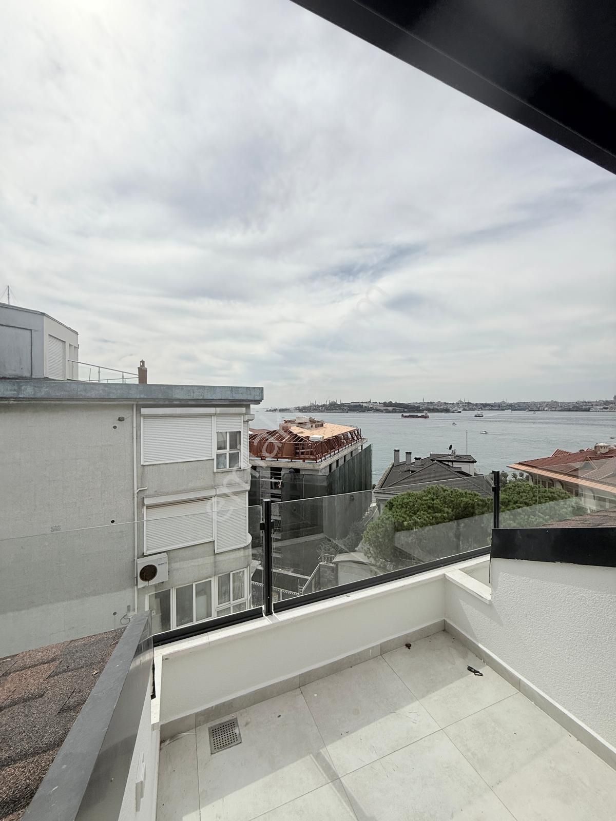 Üsküdar Salacak'ta Deniz Manzaralı Dubleks - Görsel 16