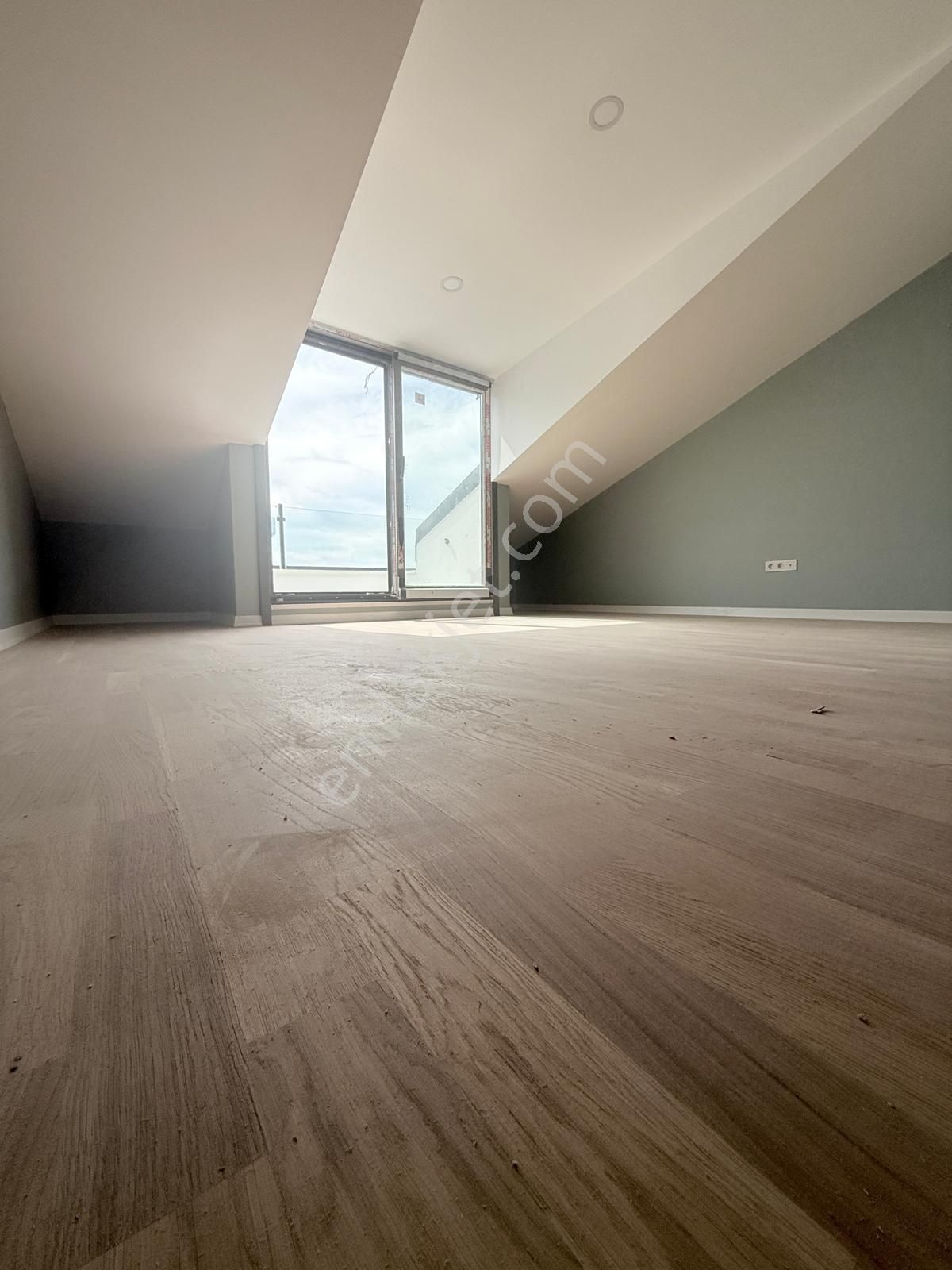 Üsküdar Salacak'ta Deniz Manzaralı Dubleks - Görsel 13