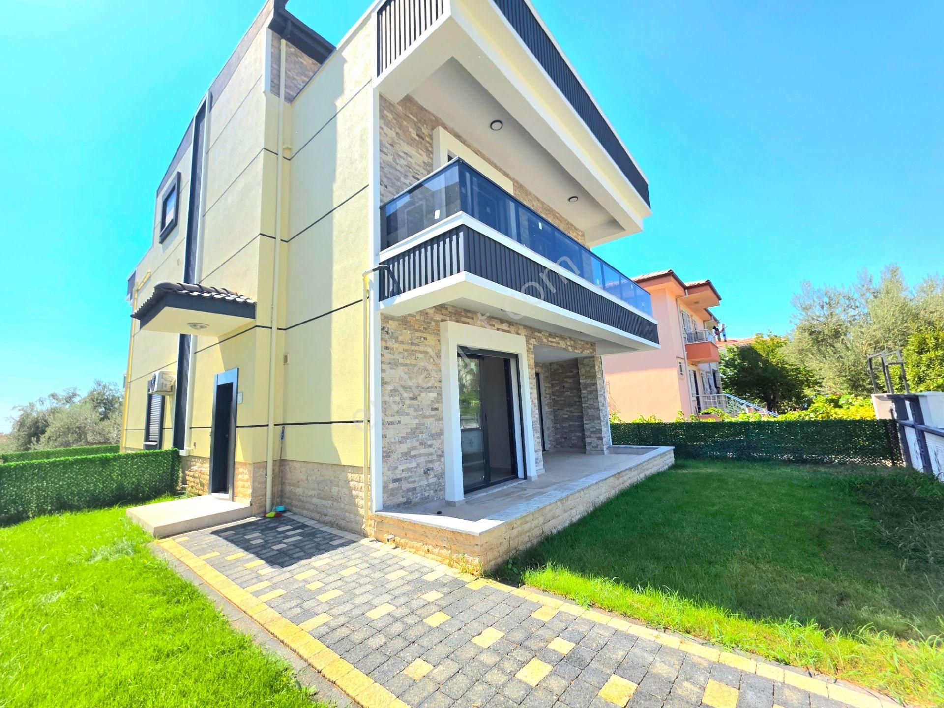 Vahdet'ten Atınolk'ta Müstakil Bahçeli Süper Manzaralı 3+1 Villa - Görsel 3