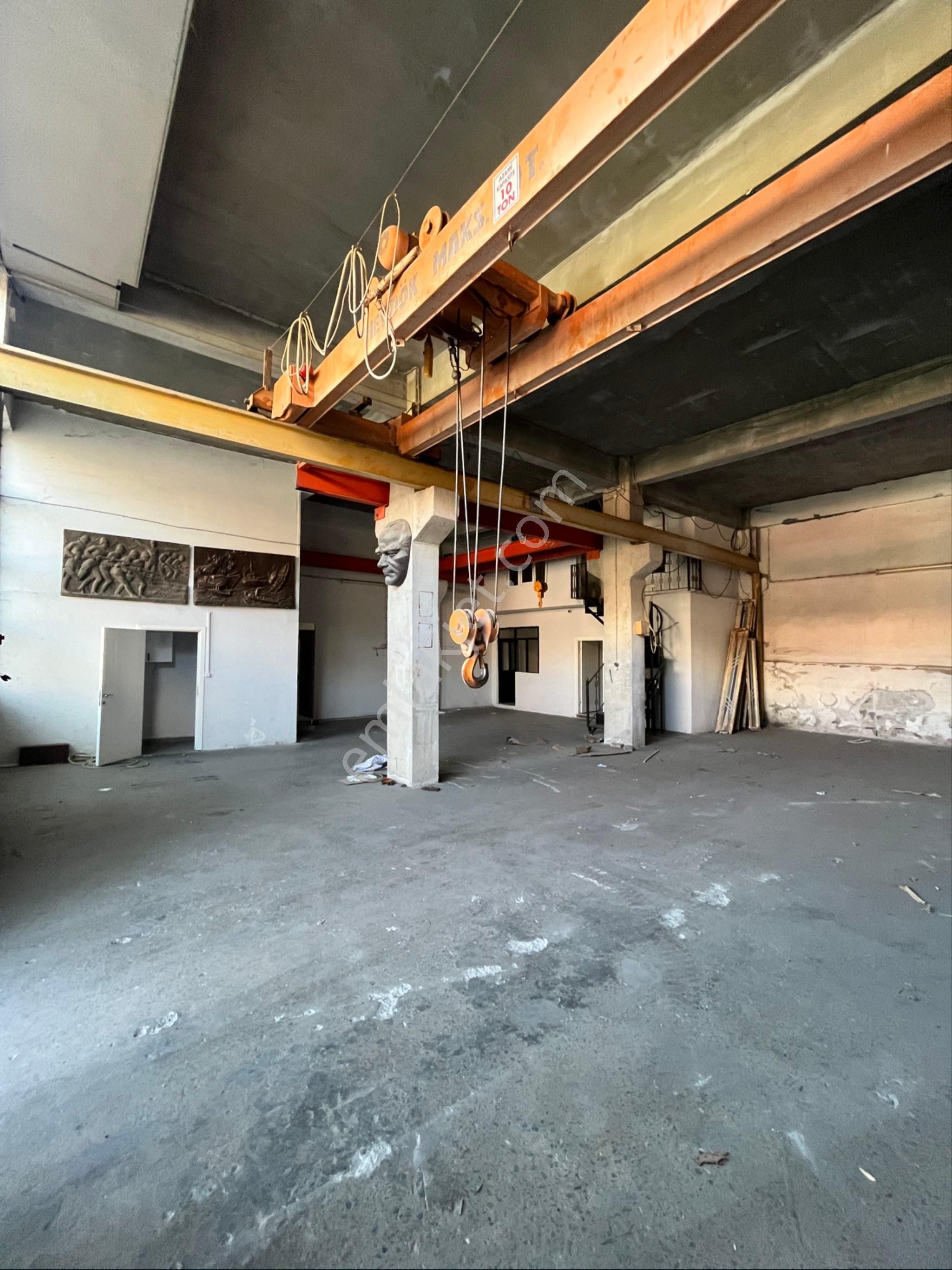 İkitelli Organize 220m2 6m Tavan Yüksekliği Metroya Yürüme Mesafesinde - Görsel 9