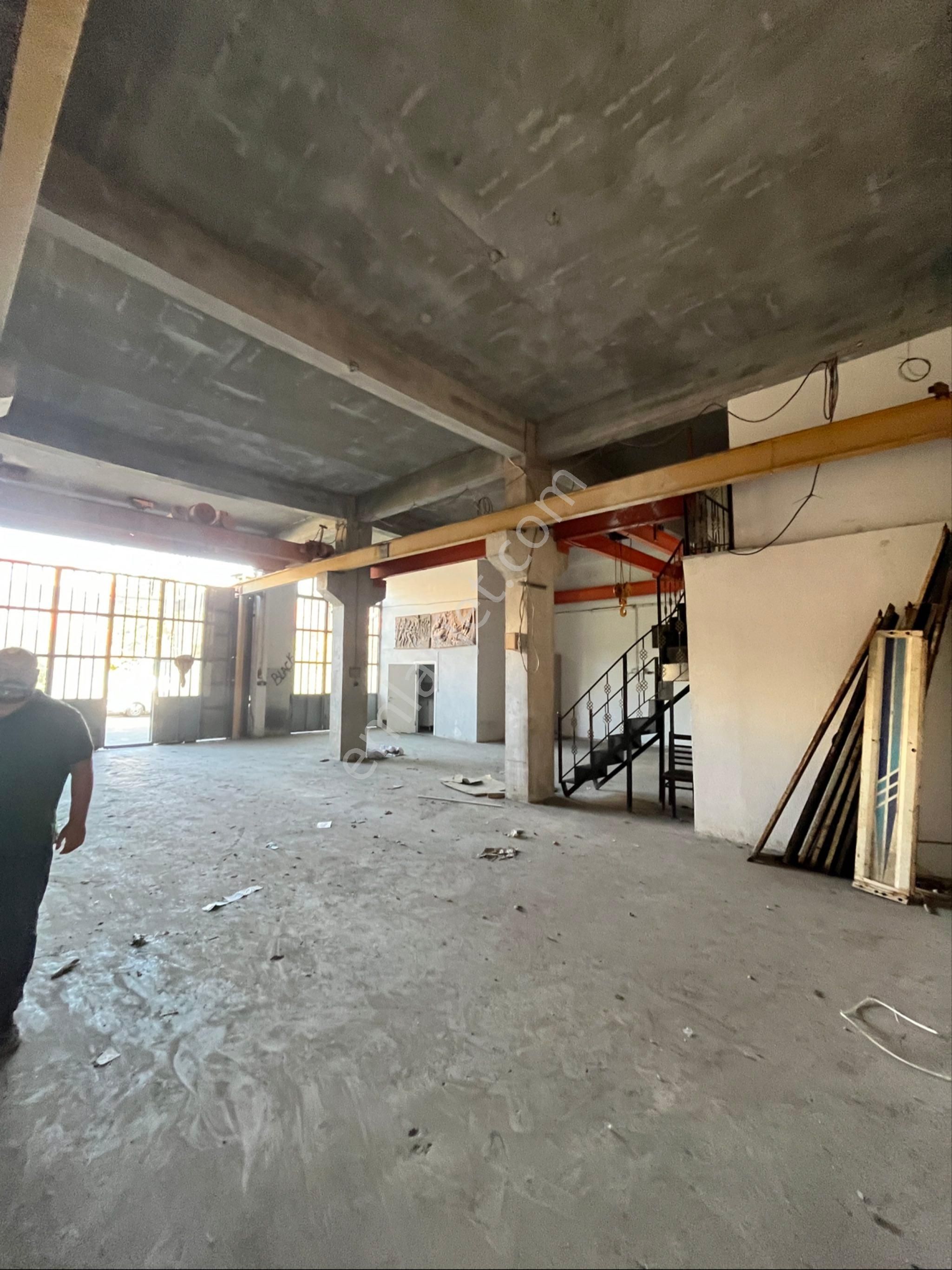 İkitelli Organize 220m2 6m Tavan Yüksekliği Metroya Yürüme Mesafesinde - Görsel 6