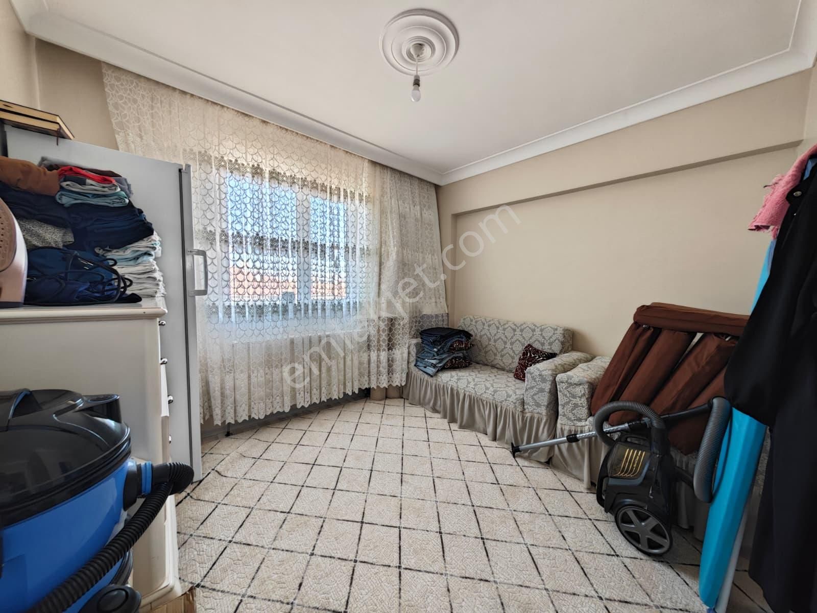 Başak'ta Asansörlü Geniş Yapılı 3+1 Katta Satılık Daire !! - Görsel 15