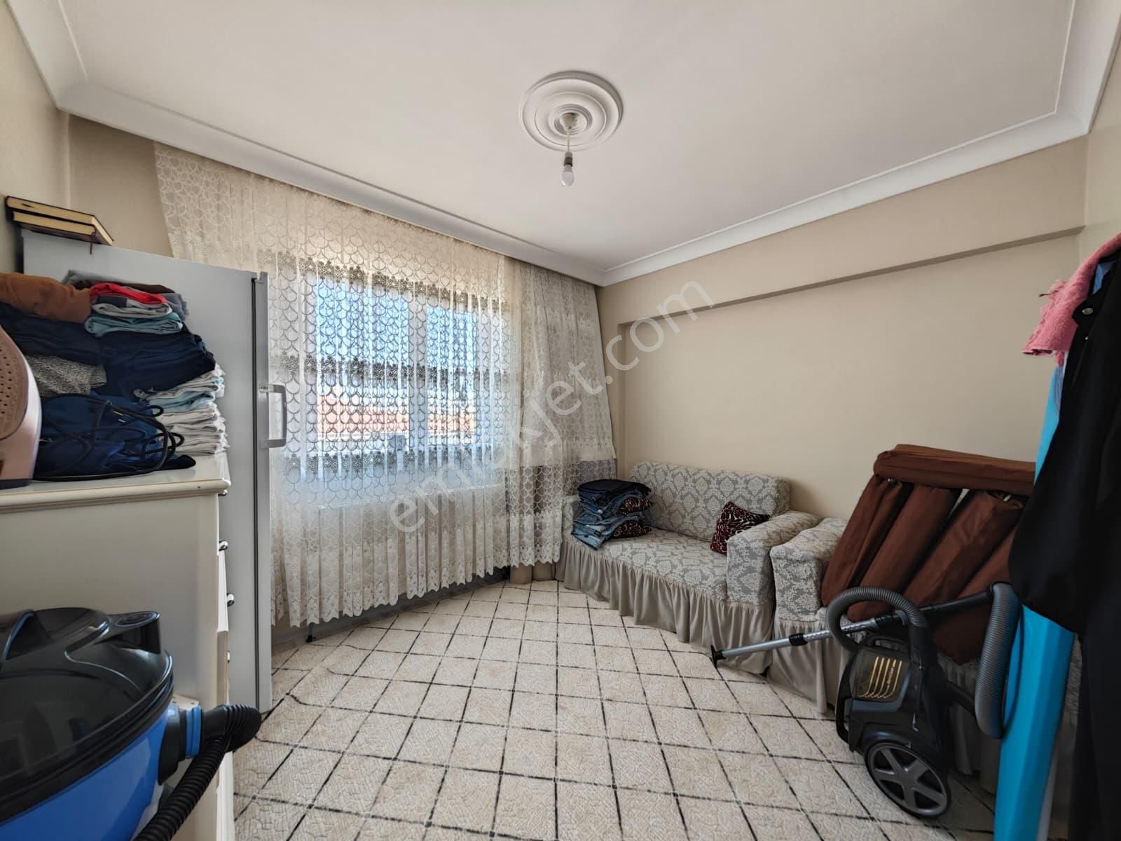 Başak'ta Asansörlü Geniş Yapılı 3+1 Katta Satılık Daire !! - Görsel 14