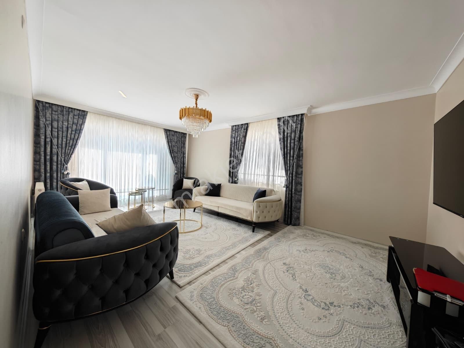 Başak'ta Asansörlü Geniş Yapılı 3+1 Katta Satılık Daire !!