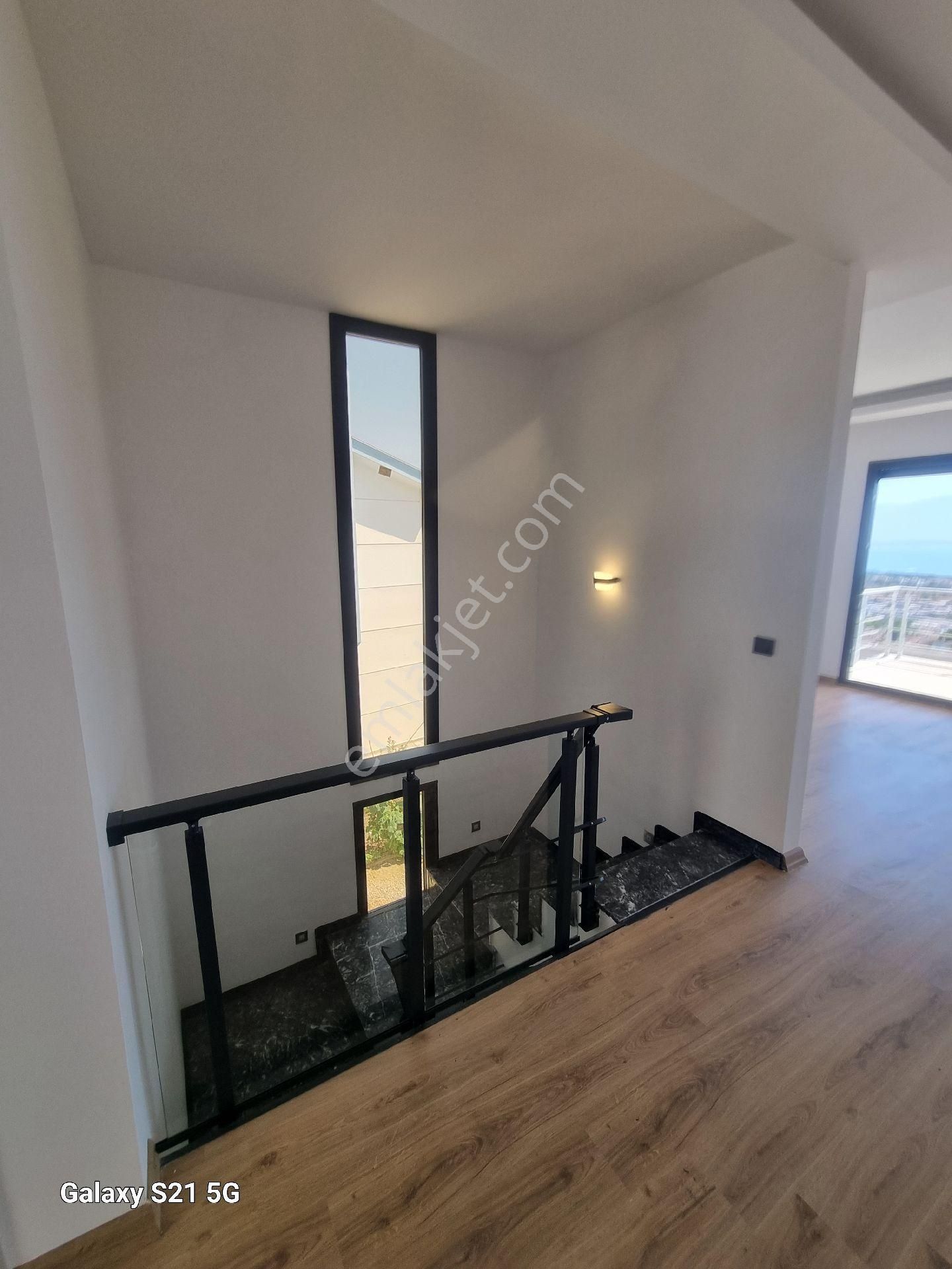 Kuşadası Kadınlar Denızınde Full Manzaralı 3+1 Bahçelı Vılla - Görsel 8