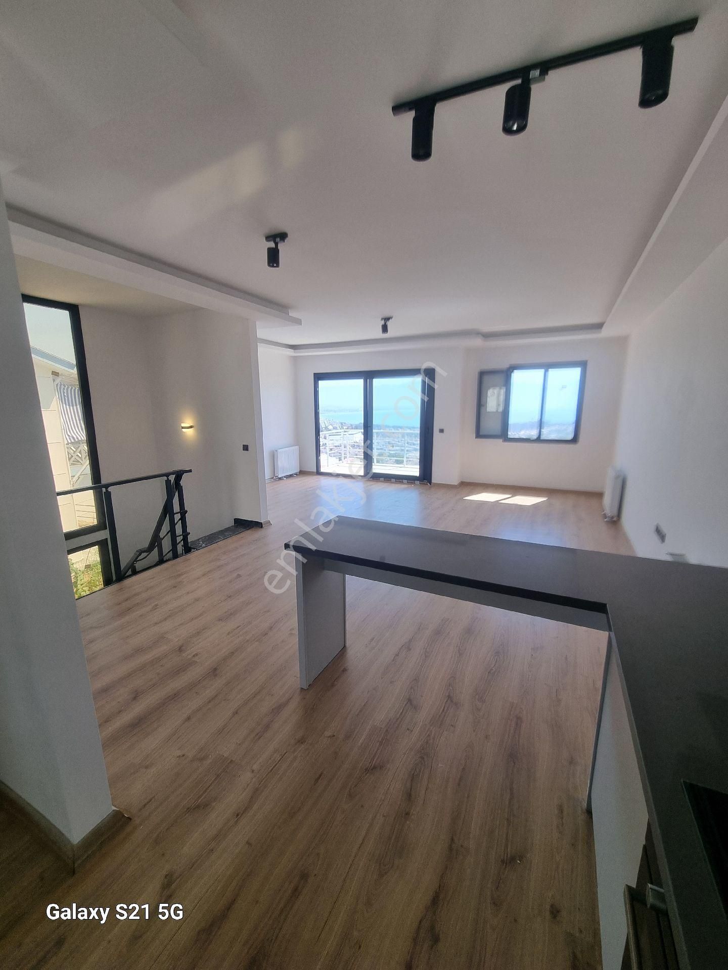 Kuşadası Kadınlar Denızınde Full Manzaralı 3+1 Bahçelı Vılla - Görsel 9