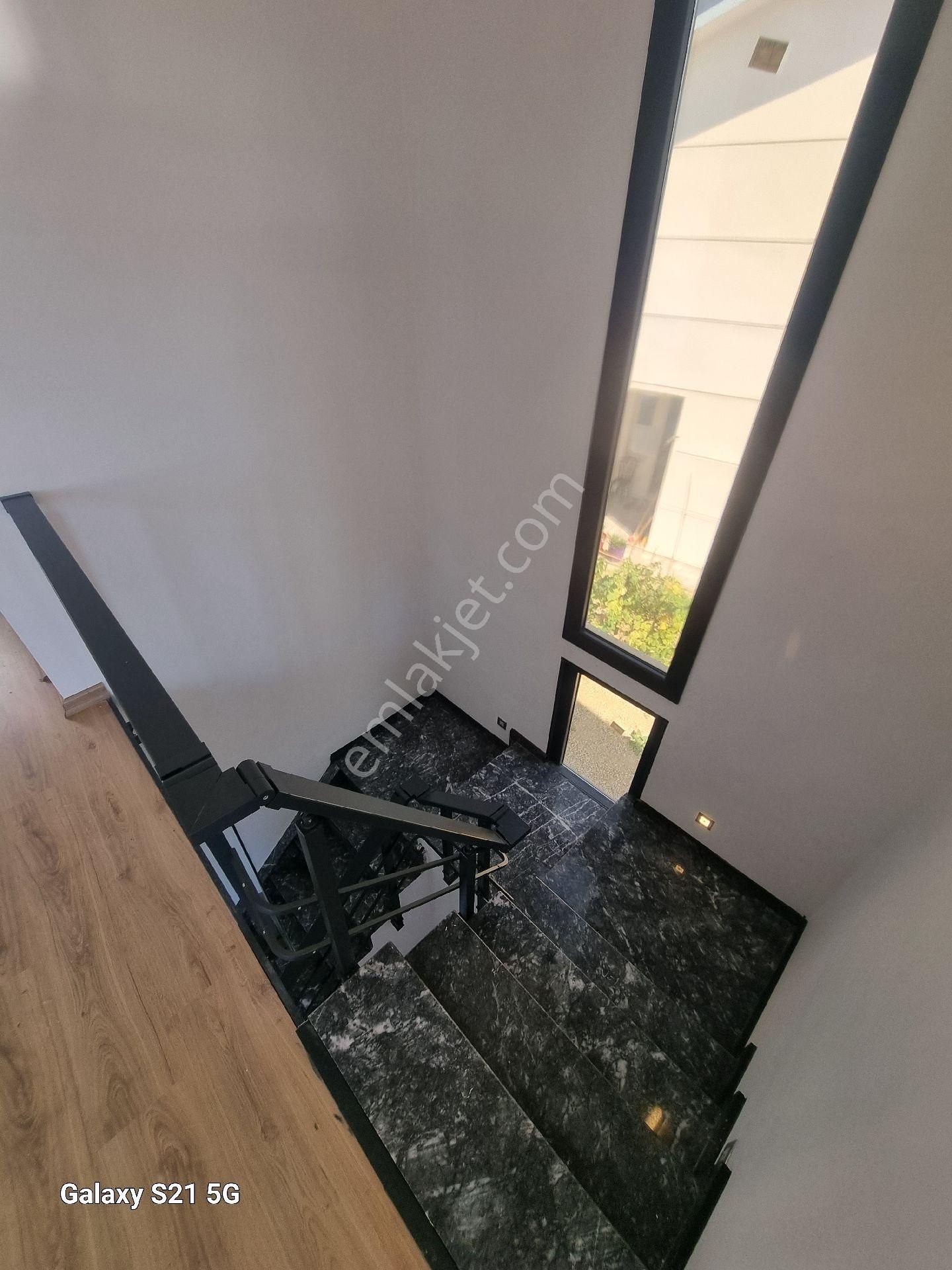 Kuşadası Kadınlar Denızınde Full Manzaralı 3+1 Bahçelı Vılla - Görsel 13