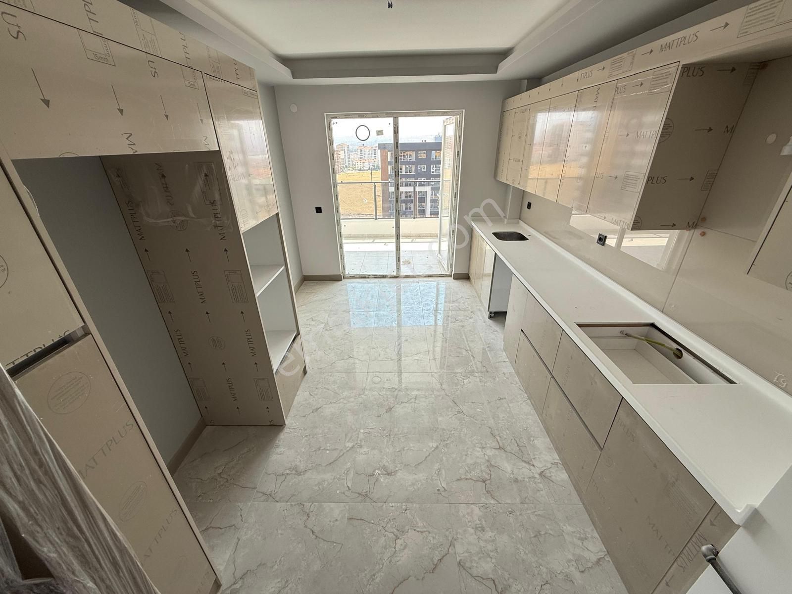 Törekent Mah.'de İskanlı 3+1 Yüksek Kat Manzaralı Fırsat Daire! - Görsel 6