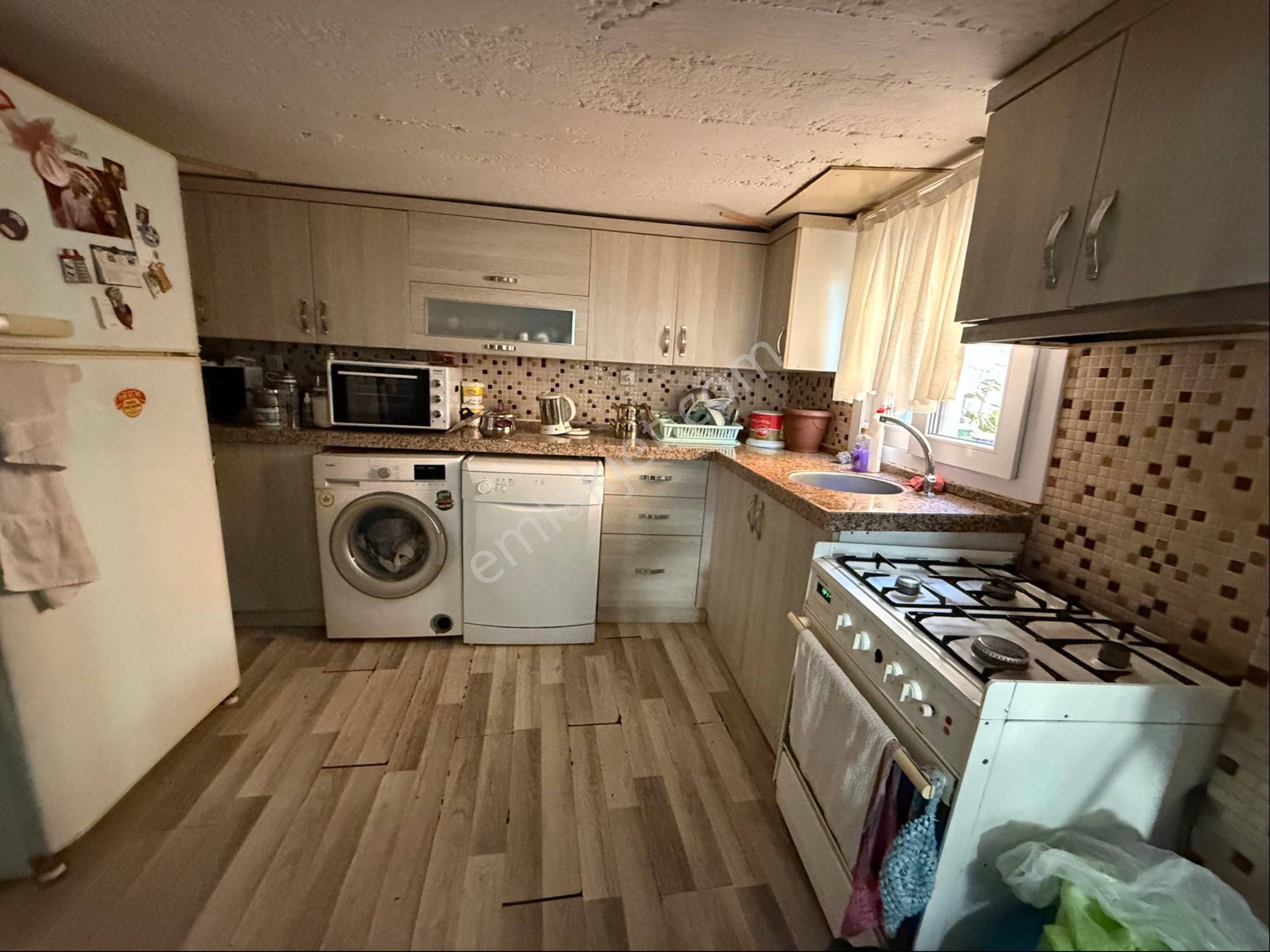 Pek Emlaktan İki Tapu Birden 1 Ev Fiyatına Cadde Üzeri İki Katlı Müstakil Ev Ve Varsa - Görsel 9