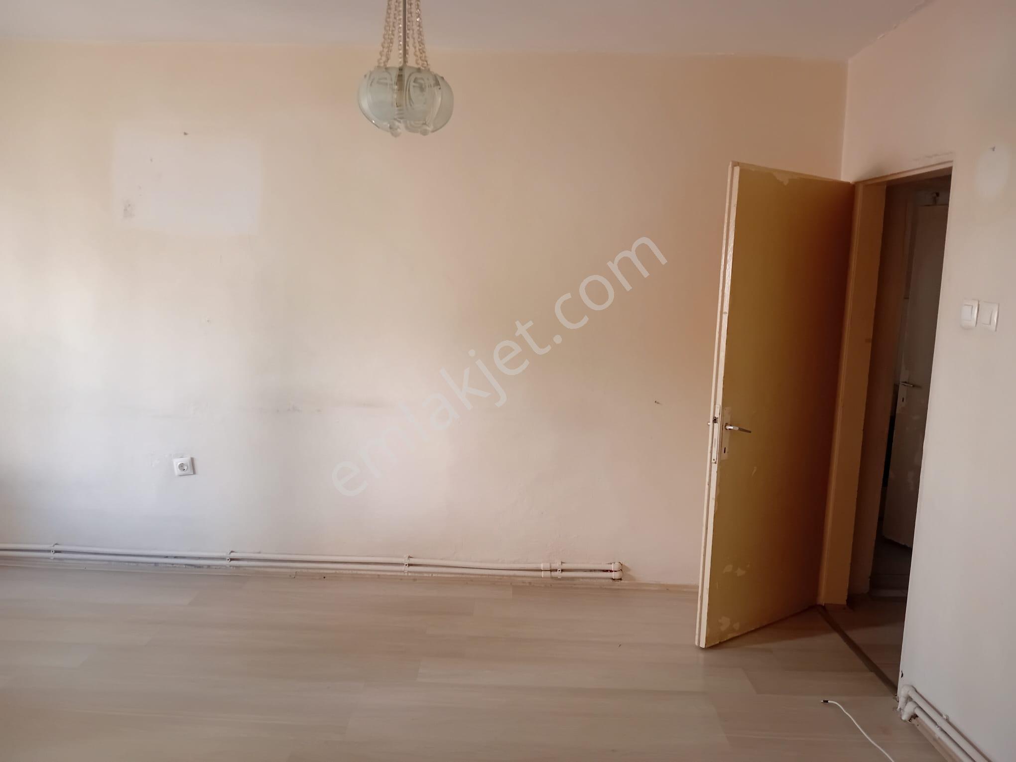 Çankayada Göçmen Evlerinde Kelepir Satılık 2+1 Daire - Görsel 8
