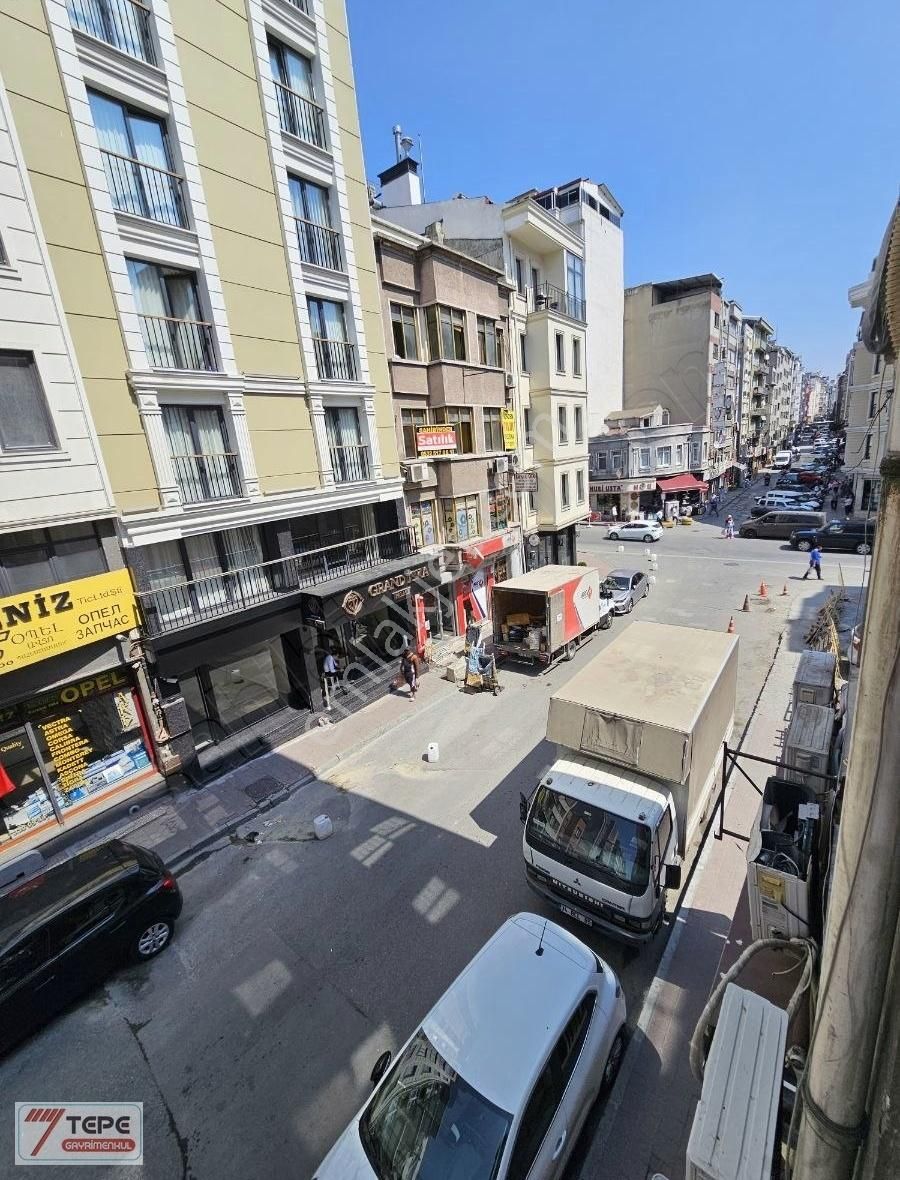 Aksaray Oto Parçacıların İçinde İşyerine Uygun Satılık Büro