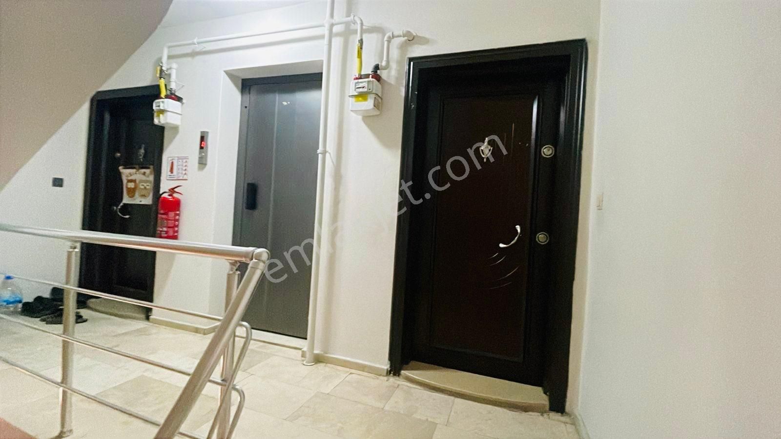 Çiğli Eskihavaalanı Caddesinde Satılık Daire - Görsel 2