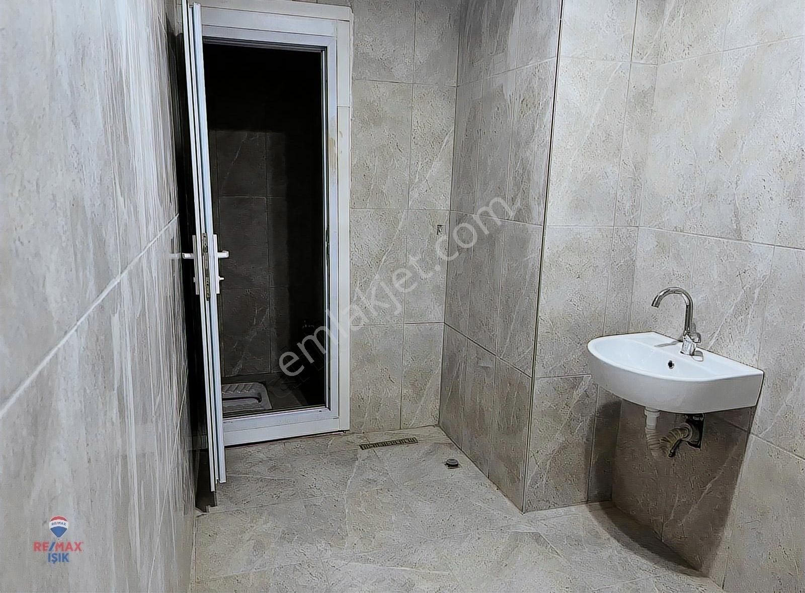 Samandra Merkezde,iskanlı, Çok Amaçlı 550 M2 - Görsel 3