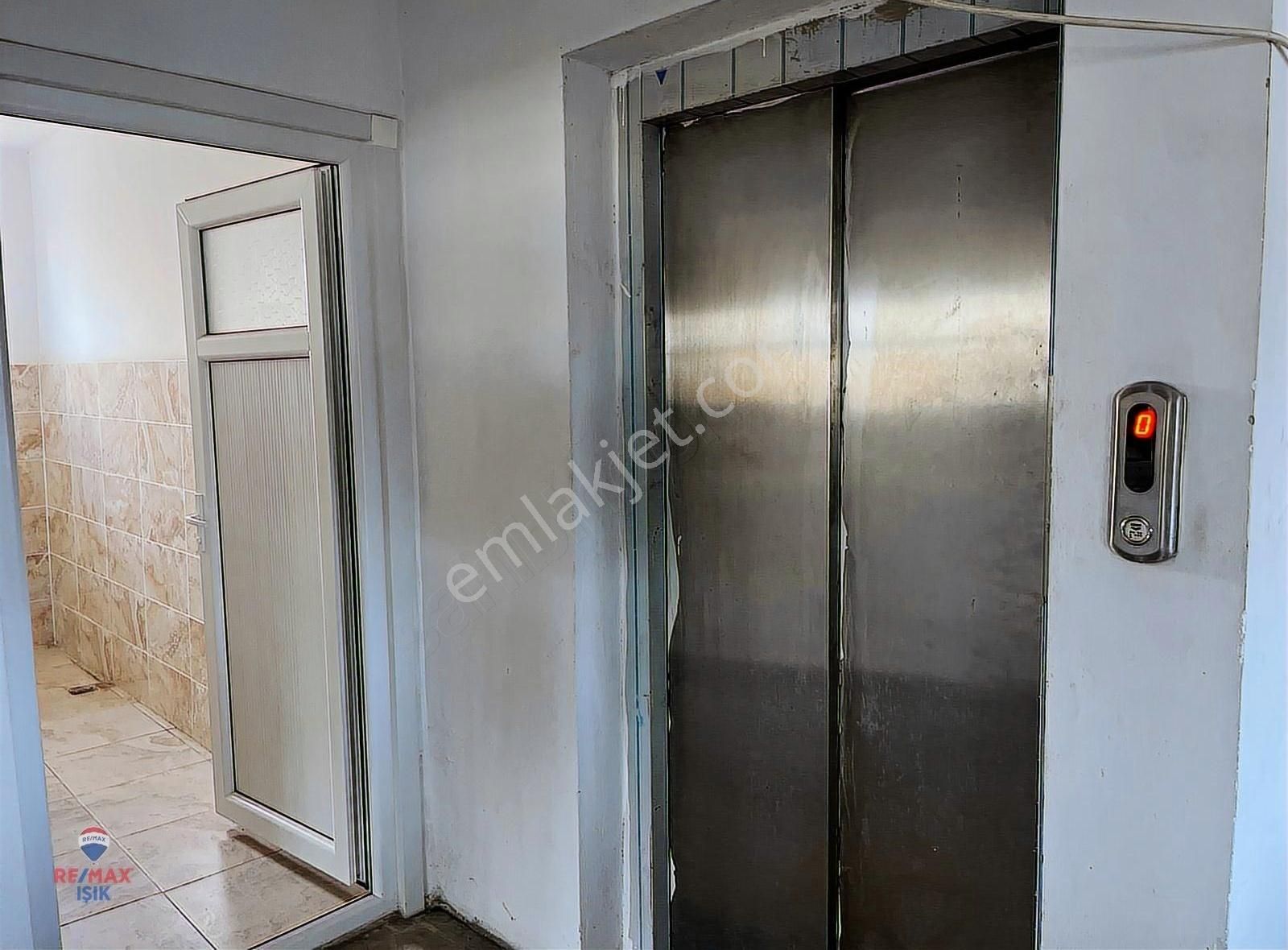 Samandra Merkezde,iskanlı, Çok Amaçlı 550 M2 - Görsel 13
