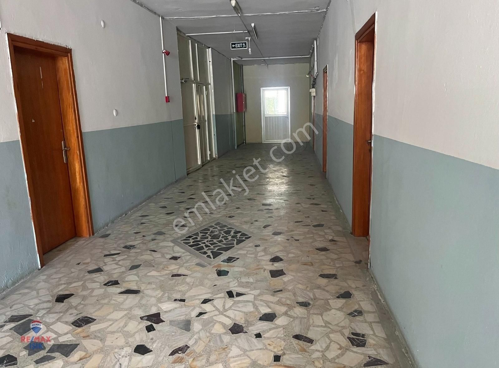 Samandra Merkezde,iskanlı, Çok Amaçlı 550 M2 - Görsel 15