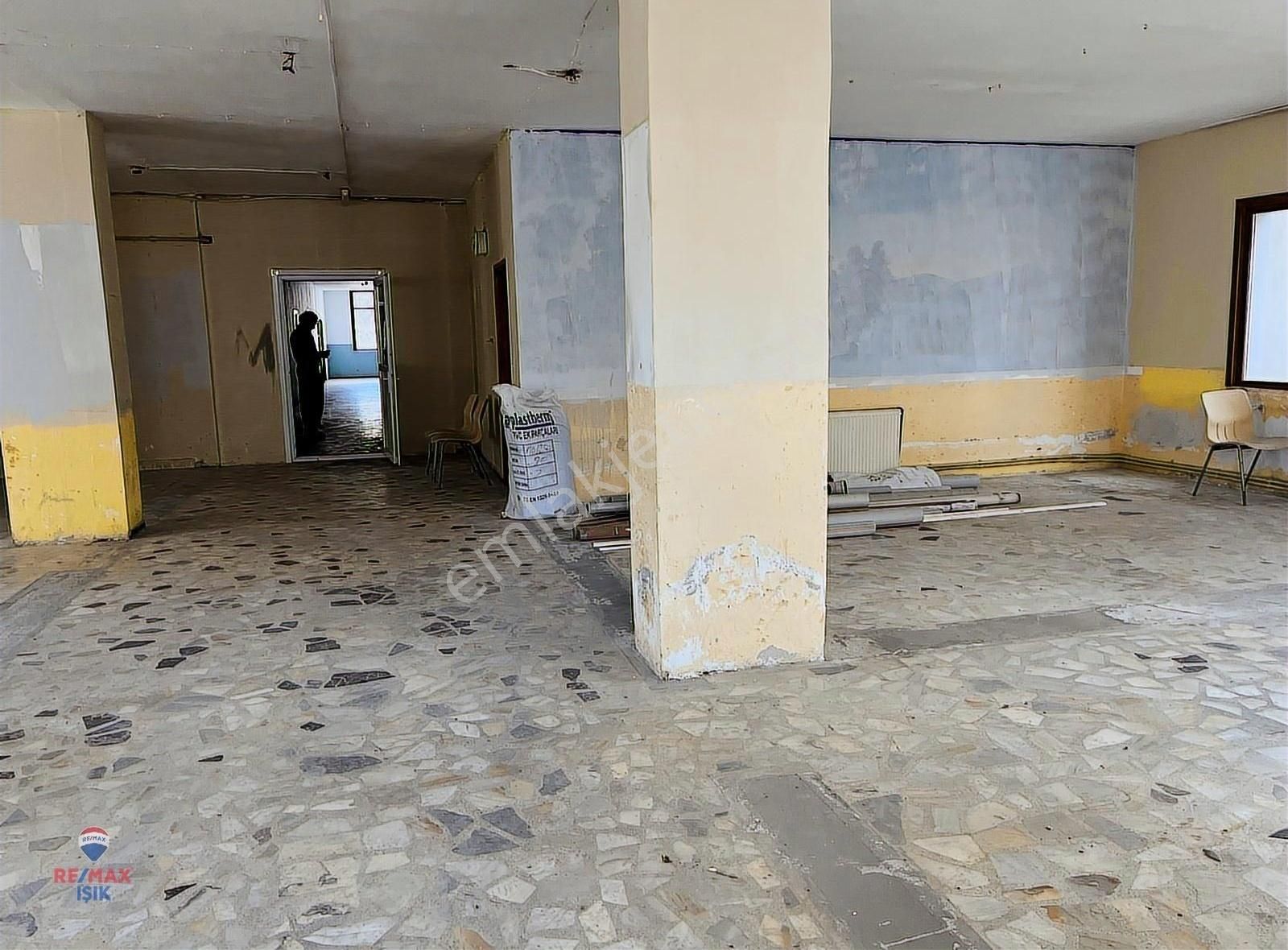 Samandra Merkezde,iskanlı, Çok Amaçlı 550 M2 - Görsel 11