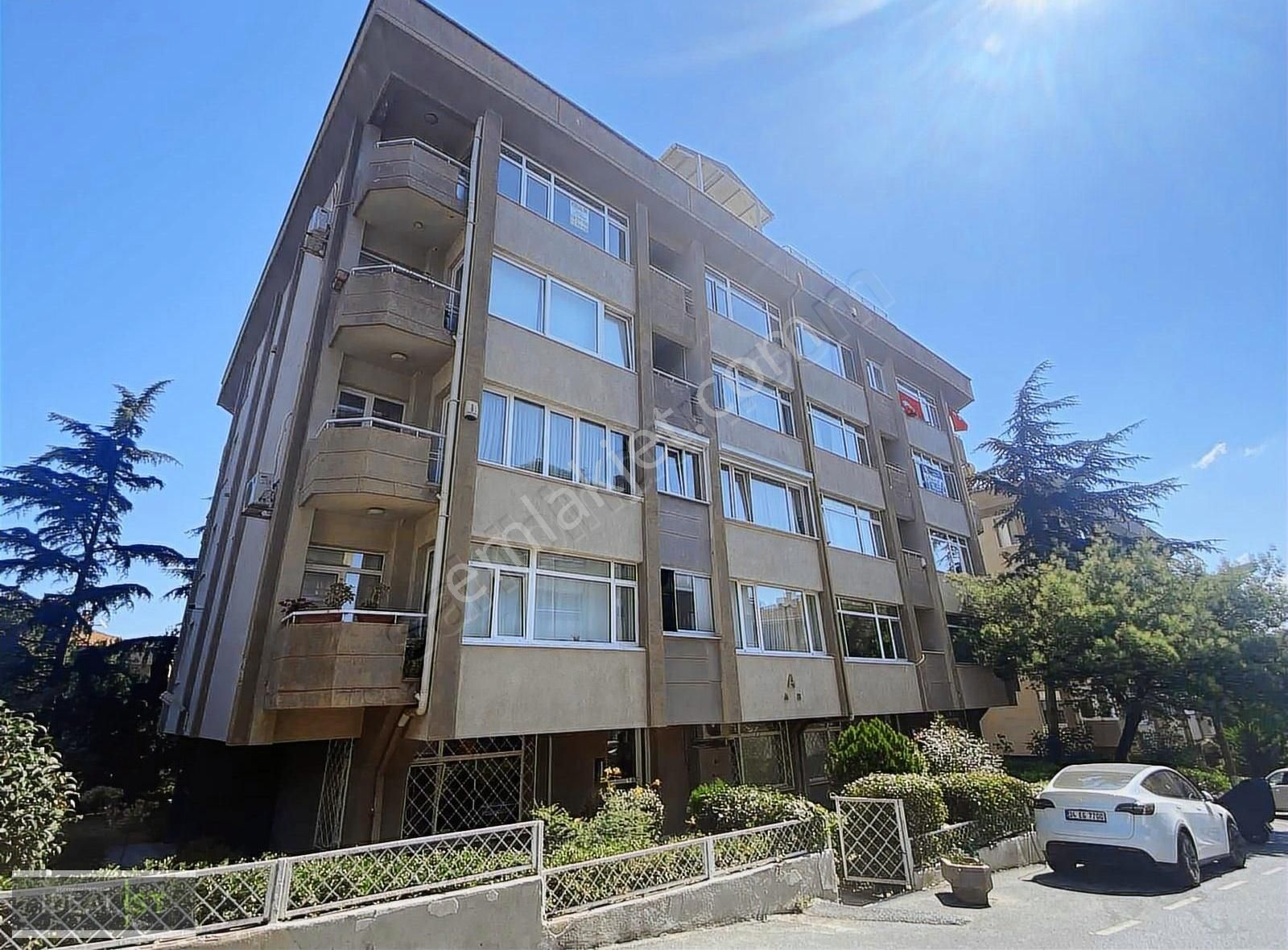 Levazım Birkent Sitesinde Zorlu'ya Yakın Konumda 3+1