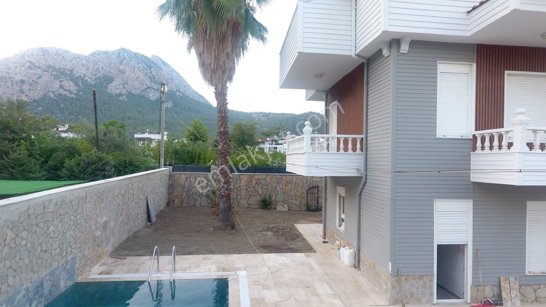 Göynükte 4+1 Tam Müstakil Tripleks Havuzlu Villa Can-iş Emlak - Görsel 9