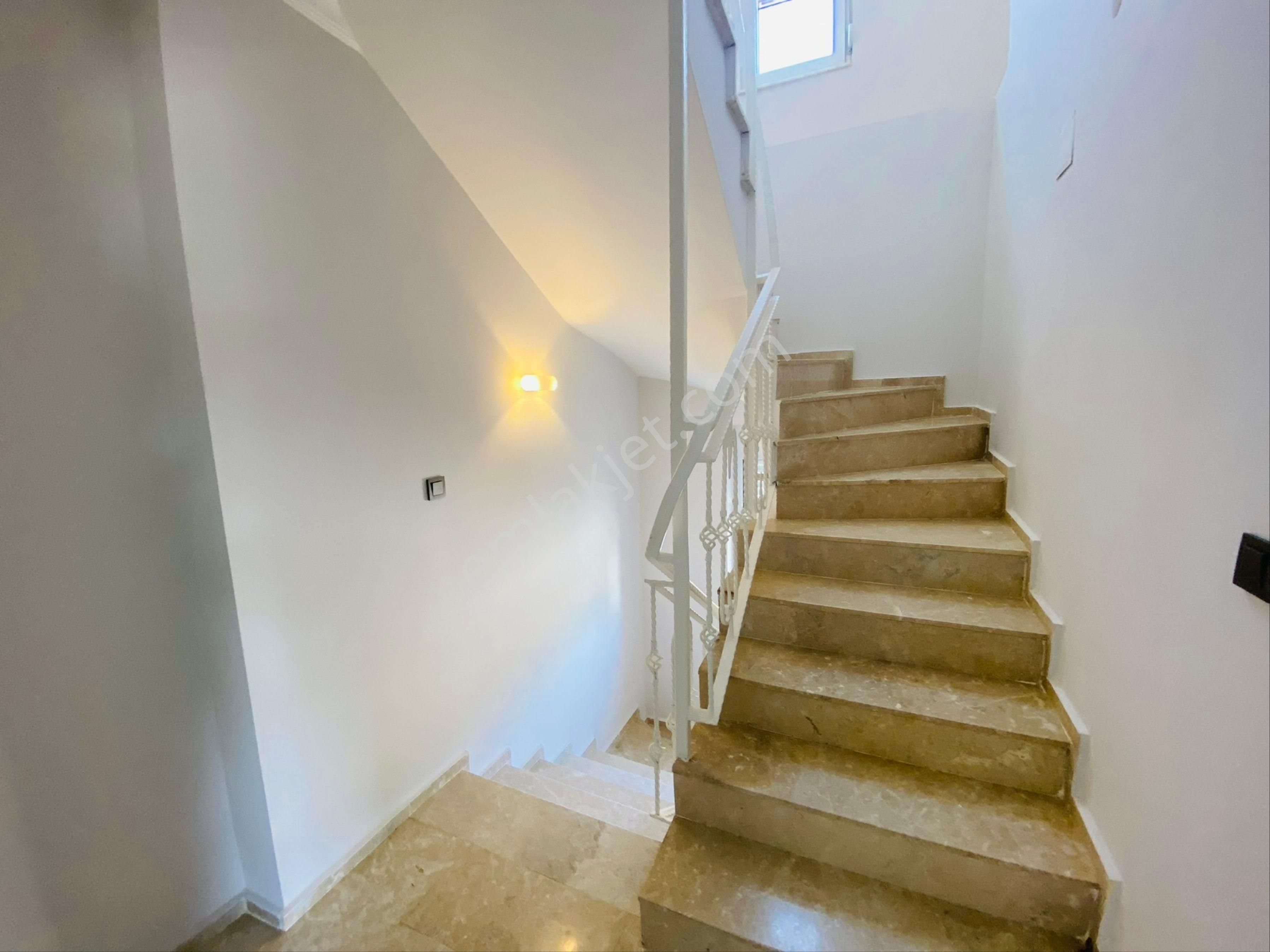 Göynükte 4+1 Tam Müstakil Tripleks Havuzlu Villa Can-iş Emlak - Görsel 23