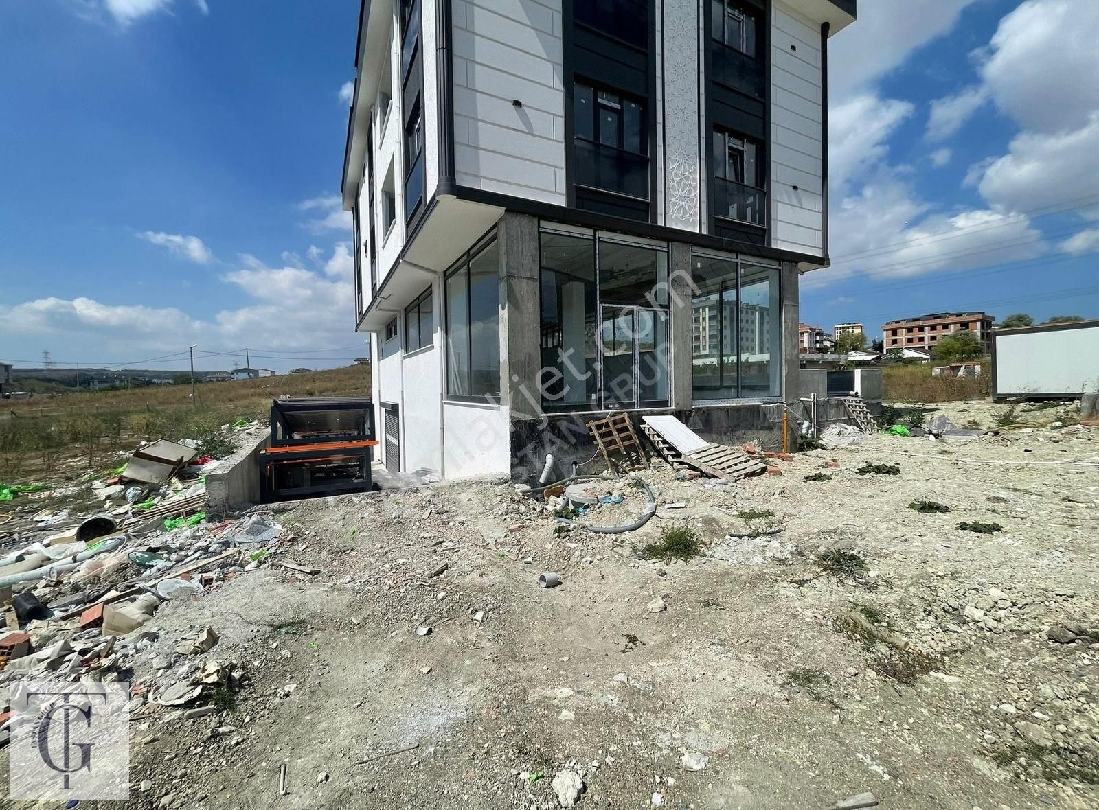 Taştan Grup'tan Hadımköy Mahallesinde 3 Katlı Kiralık Dükkan - Görsel 7