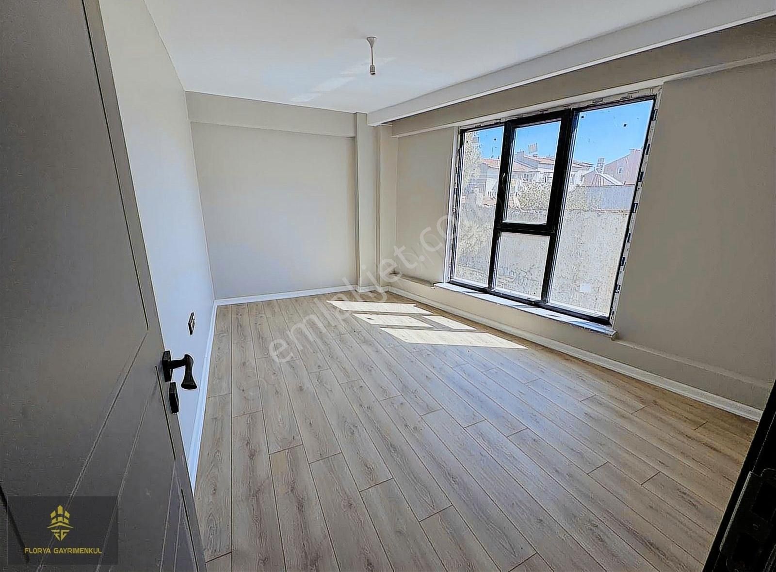 Emniyet Müdürlüğü Yakını Sıfır Ebeveyn Banyolu Geniş 3+1 - Görsel 3