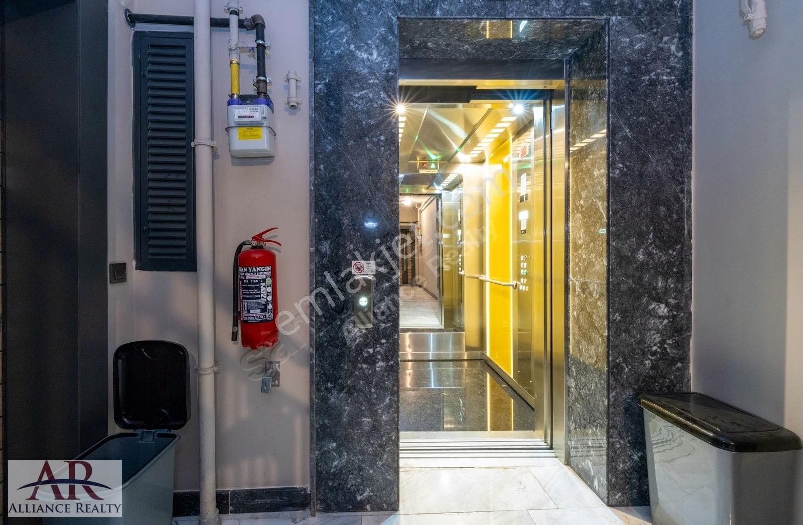 Güzeloba'da Şık,konforlu 2+1 Ayrı Mutfak,2 Banyo Ve 3 Cepheli - Görsel 31